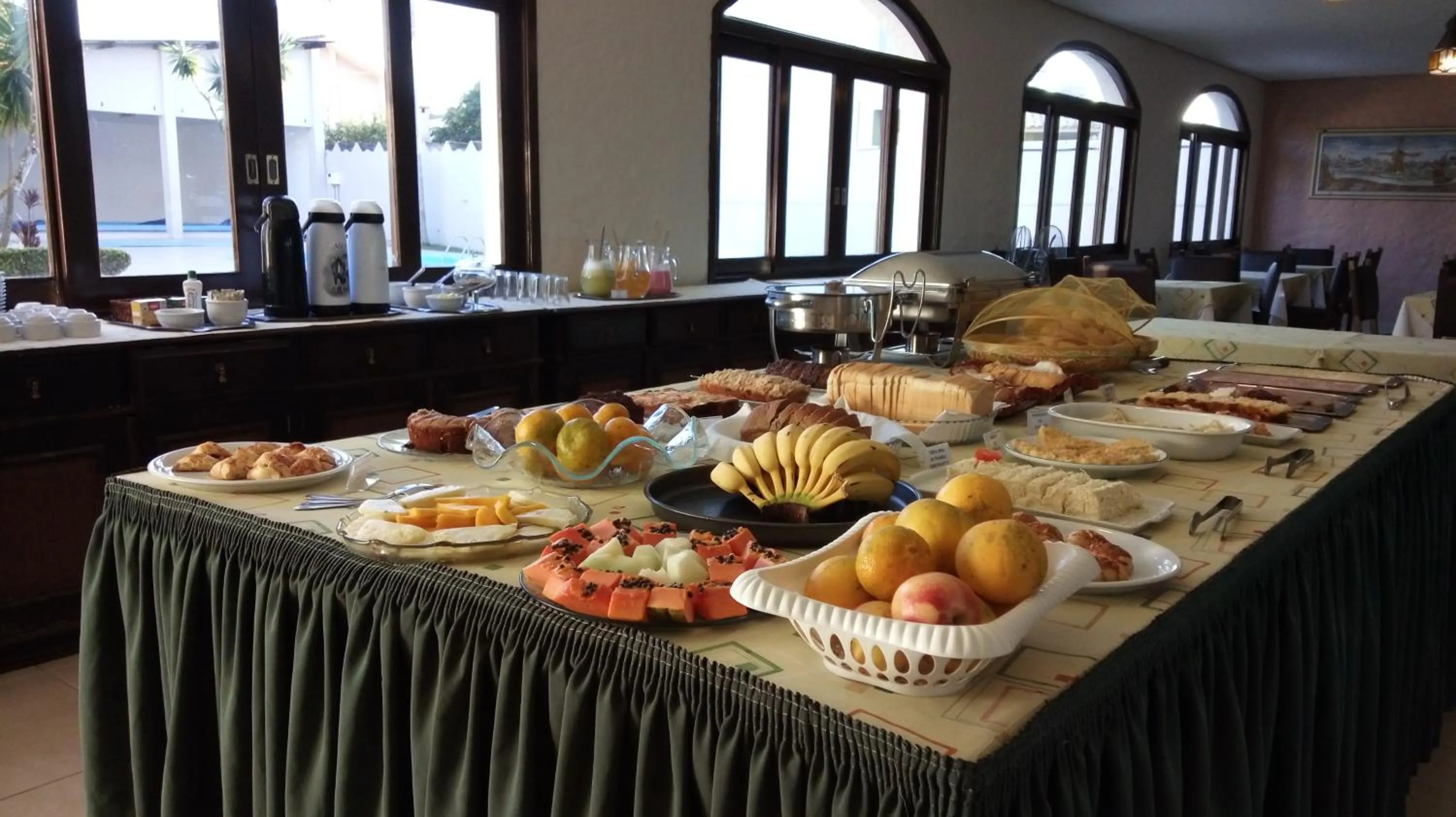Buffet breakfast in Hotel das Figueiras