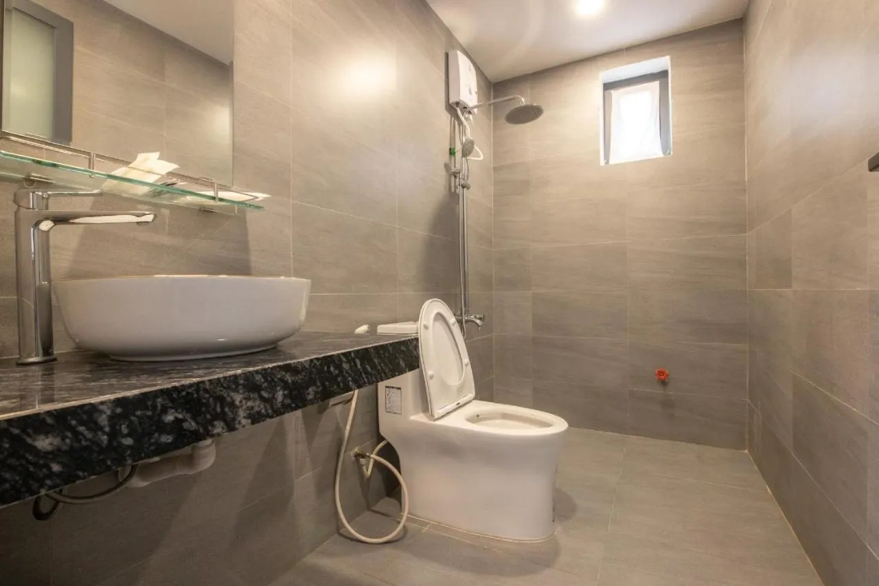 Shower in Hung Vuong Resort