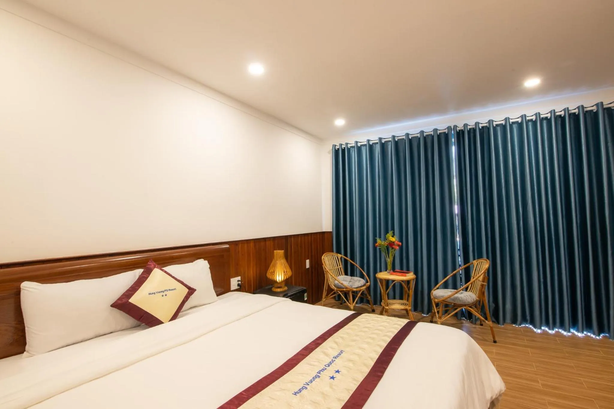 Bed in Hung Vuong Resort