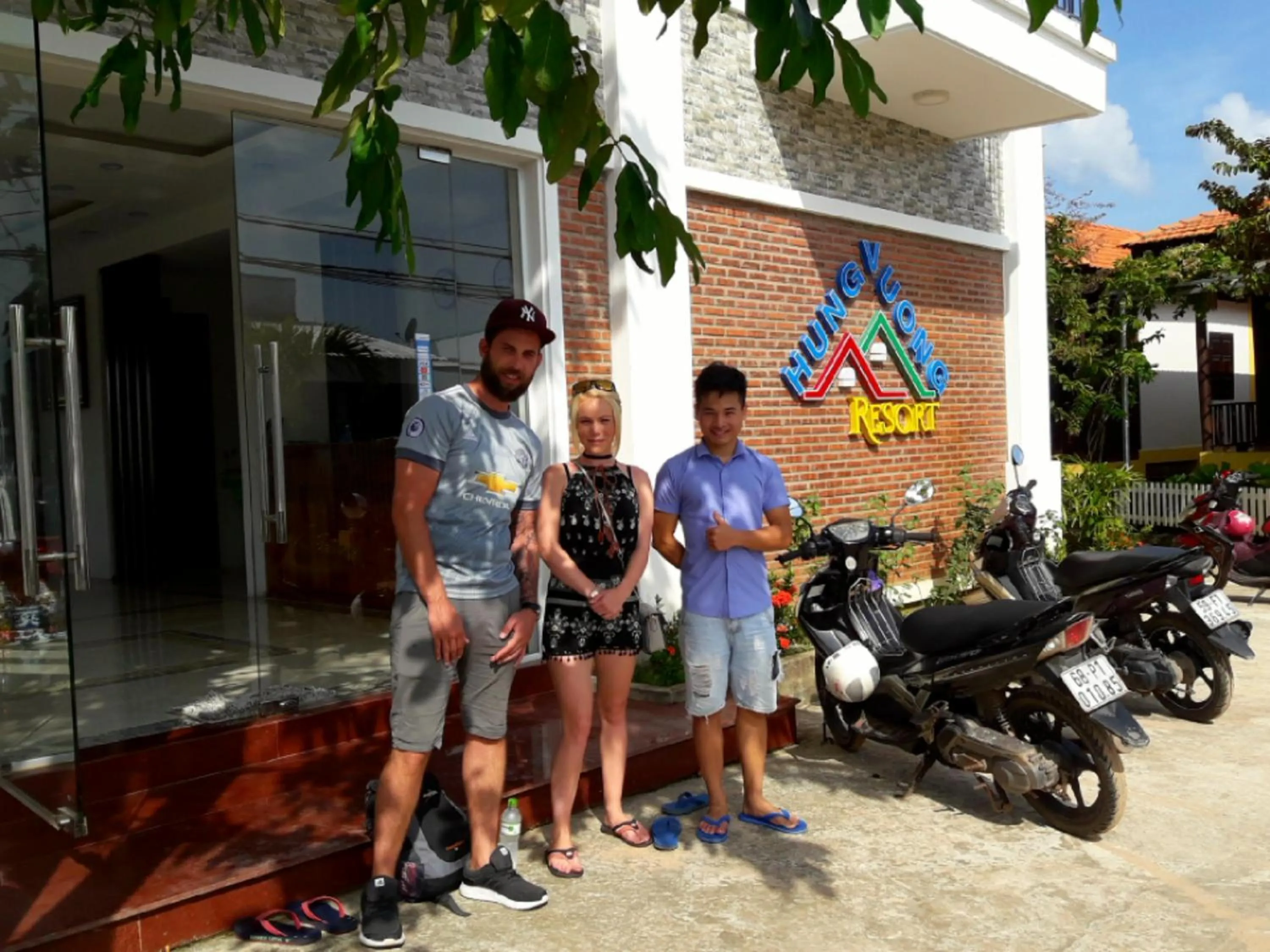 group of guests in Hung Vuong Resort