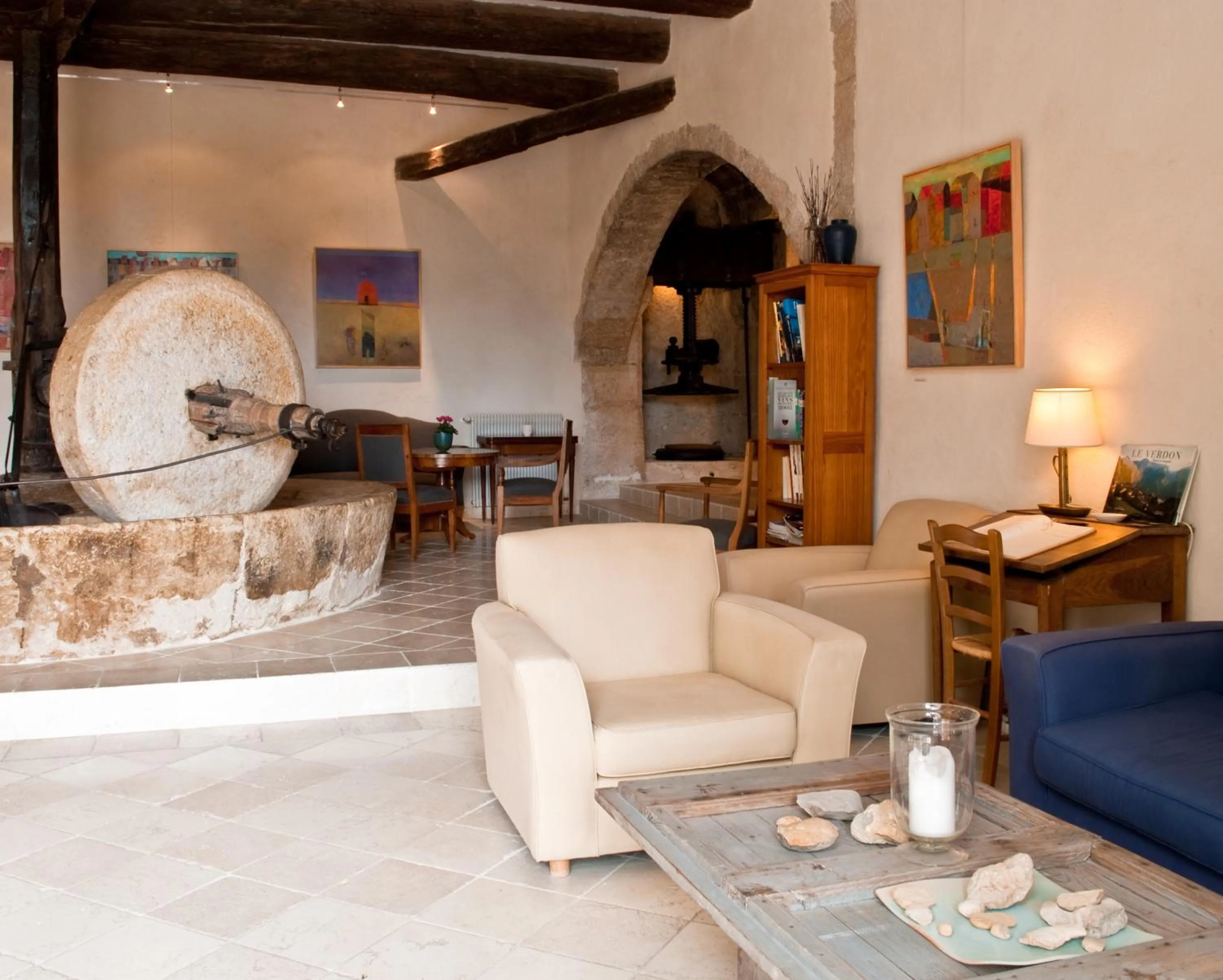 Living room in Hotel Le Moulin du Château