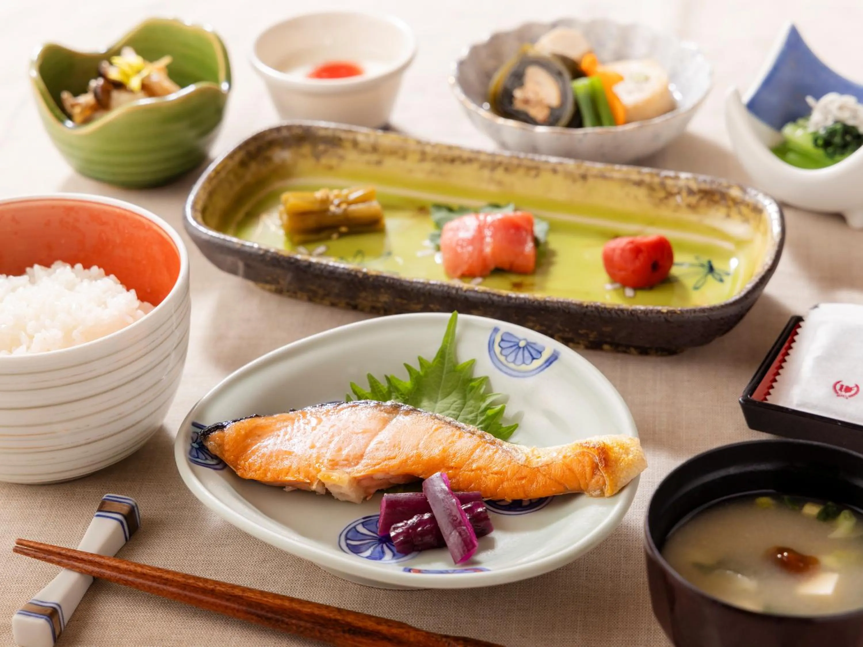 Asian breakfast in Tsubamesanjo Washington Hotel