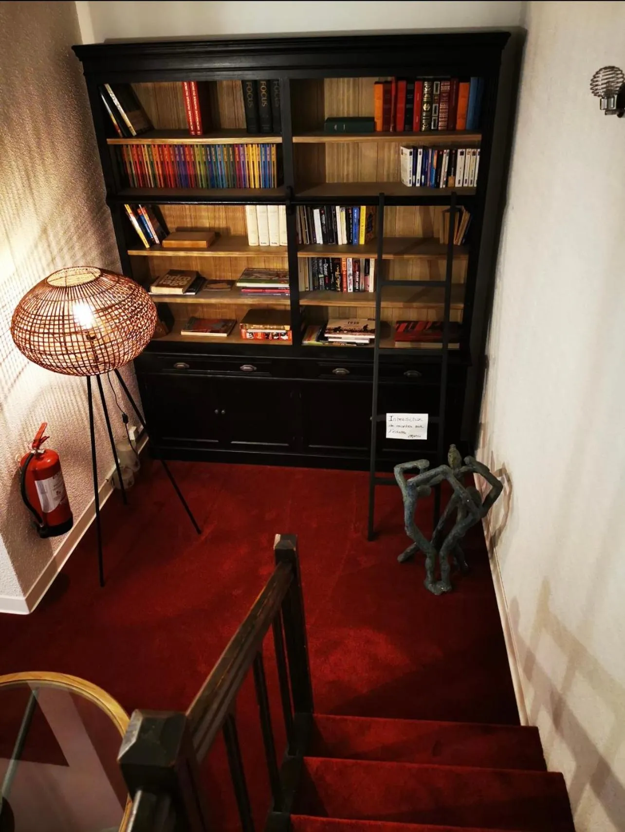 Library in Hôtel De La Loge