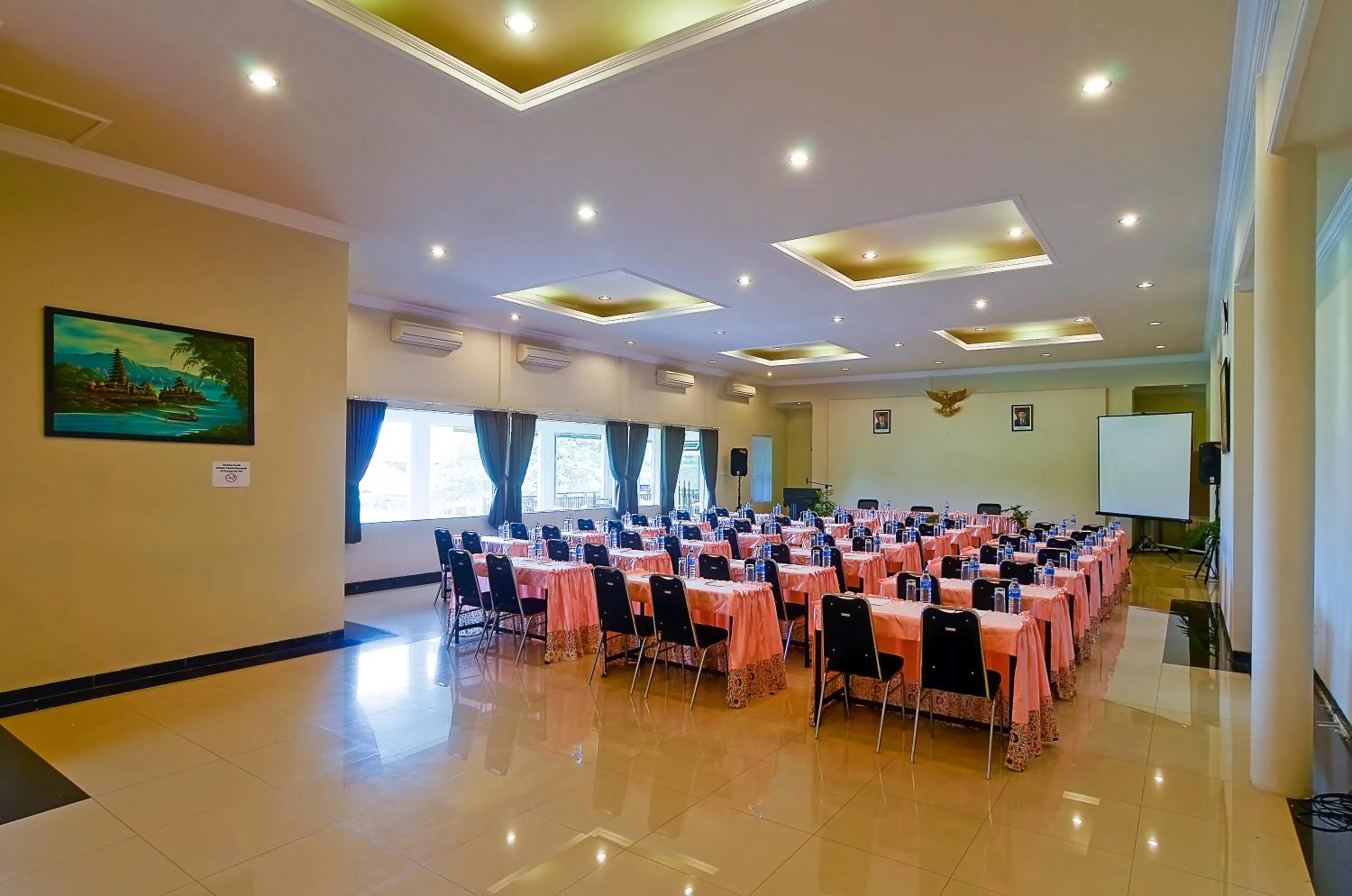 Meeting/conference room in Riverstone Hotel & Cottage
