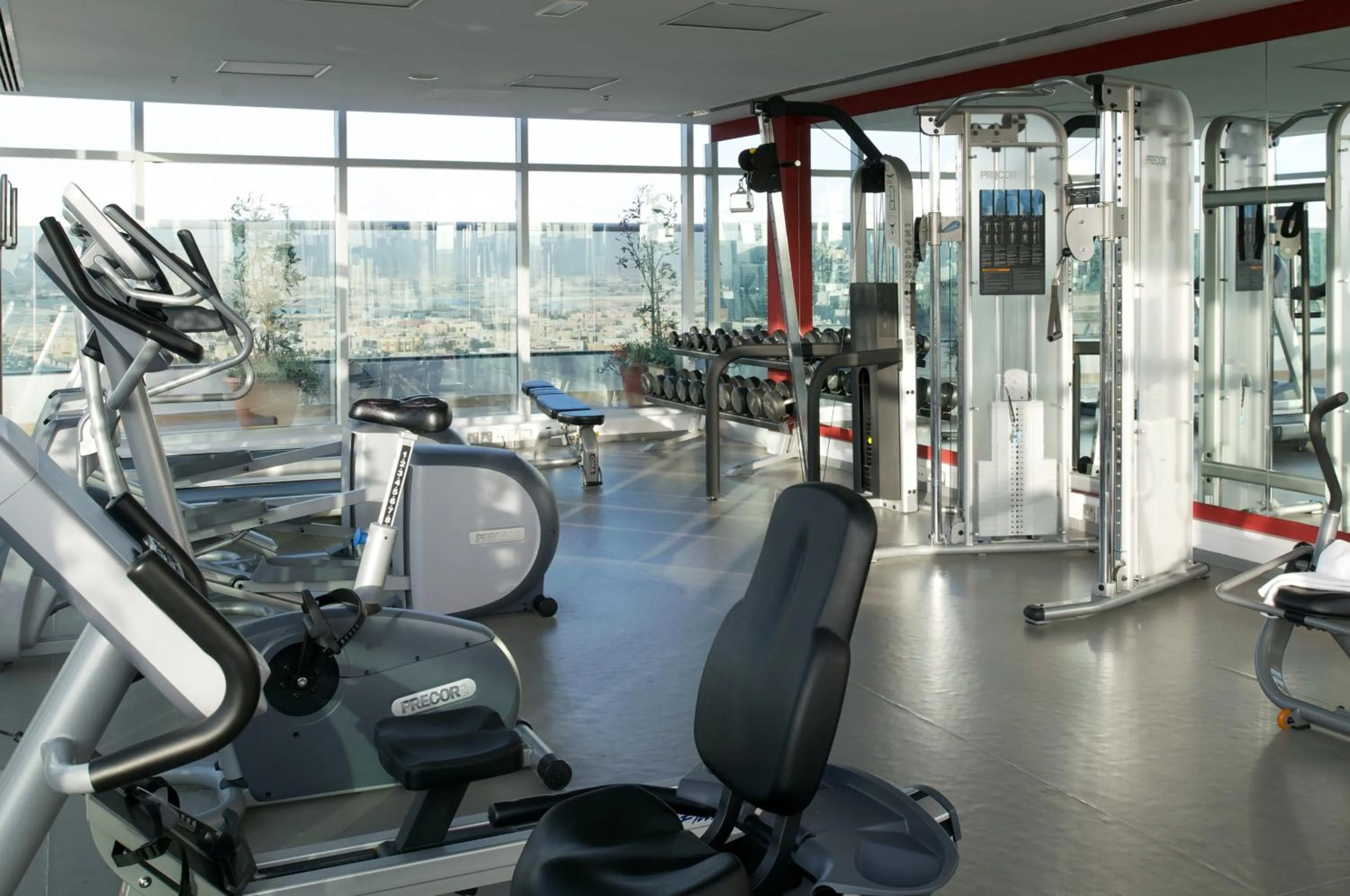 Fitness centre/facilities in Montreal Barsha Hotel