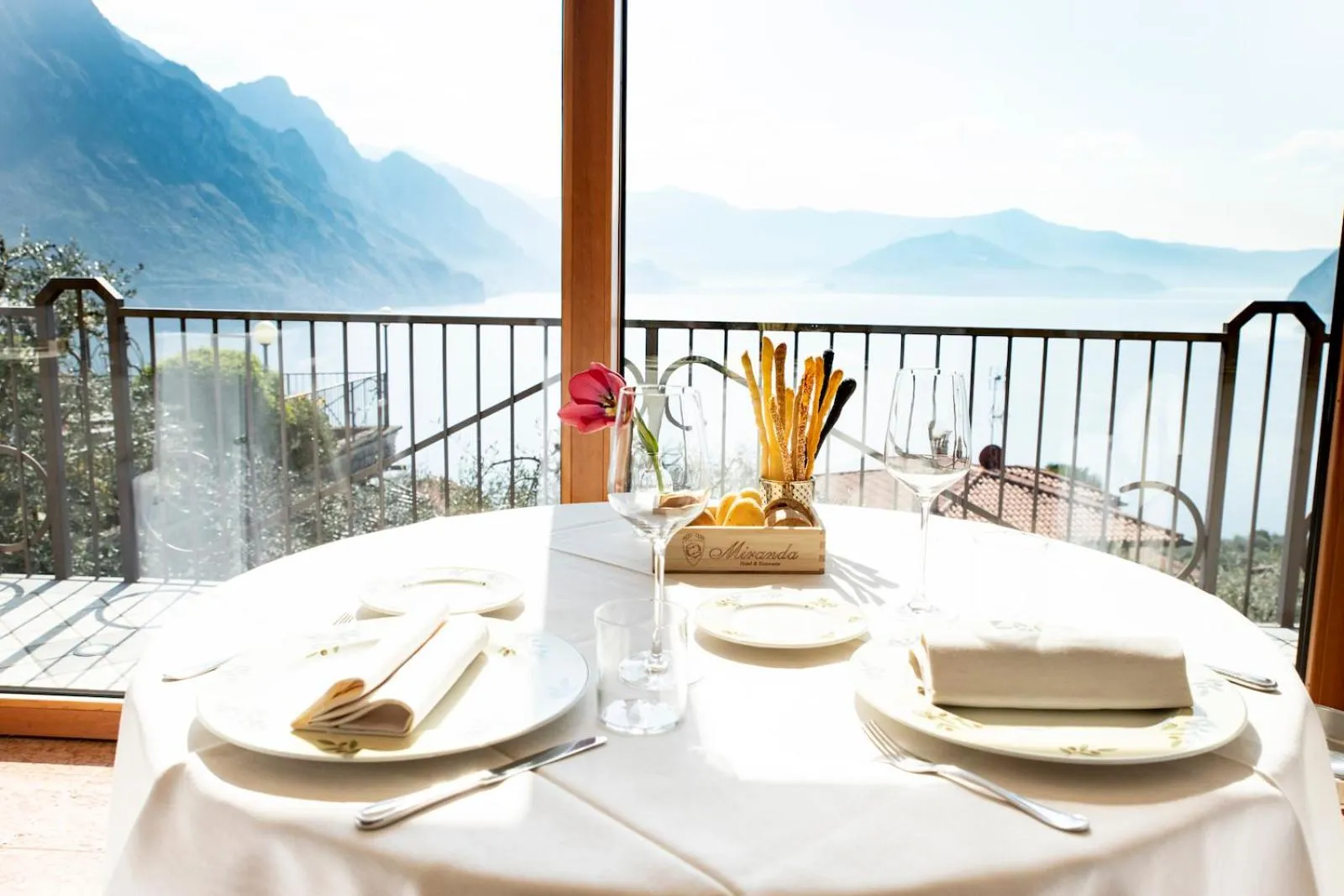 Restaurant/places to eat in Hotel Miranda