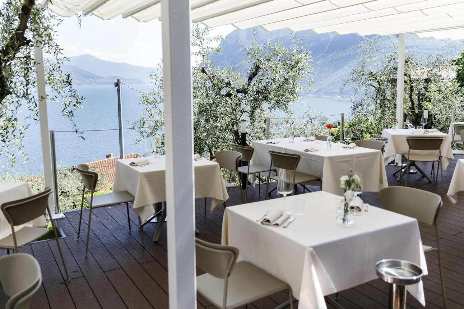 Restaurant/places to eat in Hotel Miranda