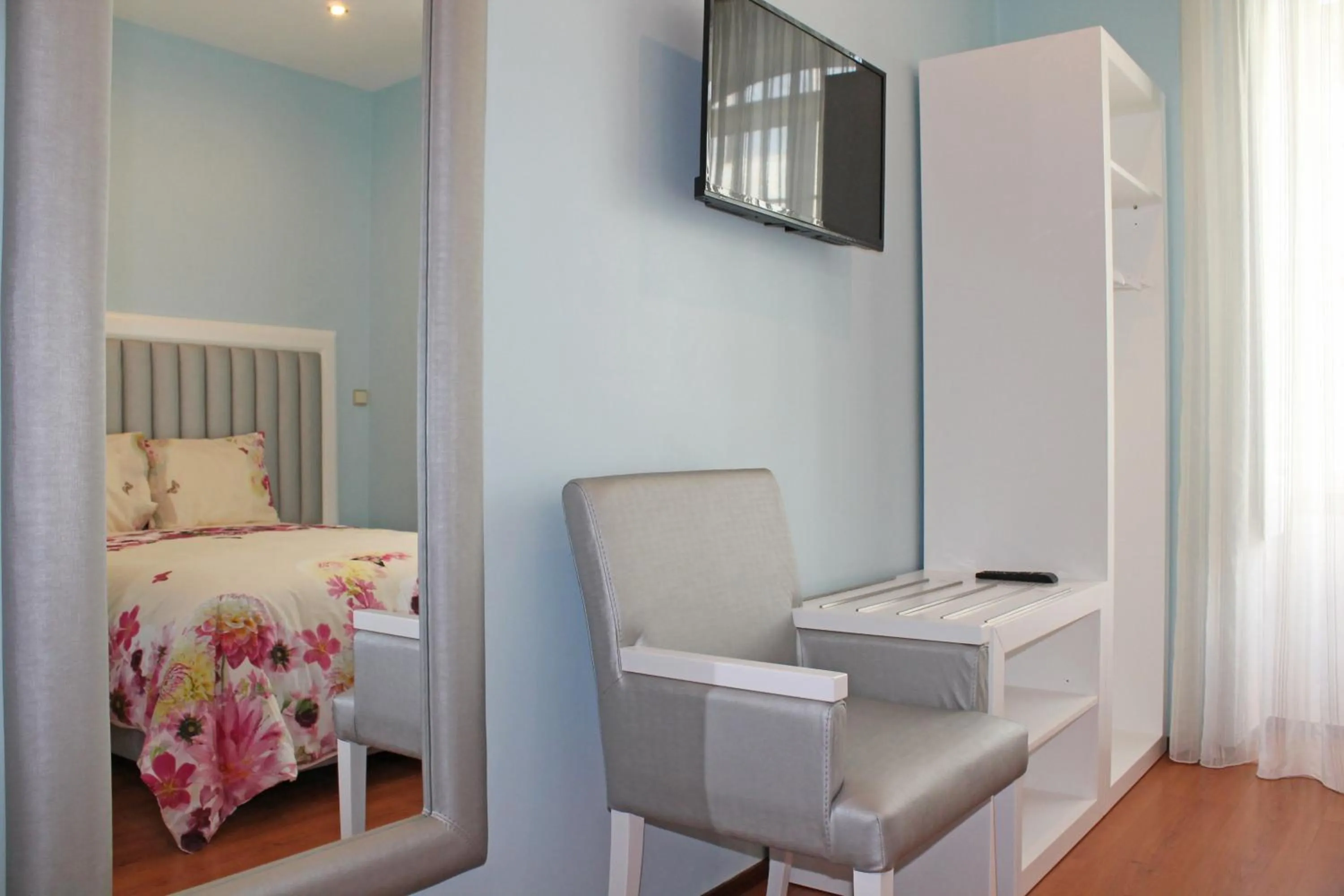 Bedroom, Bed in Grande Oceano Guest House