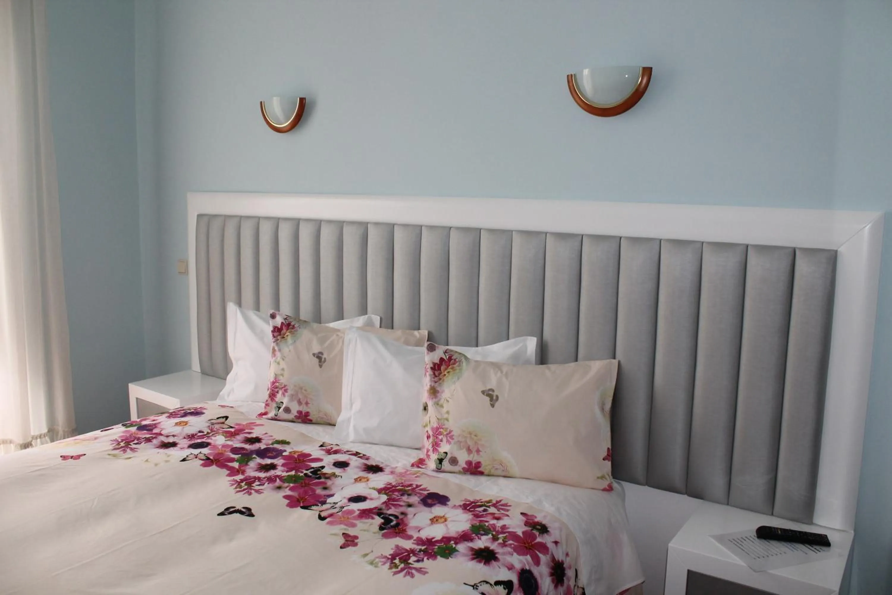 Bedroom, Bed in Grande Oceano Guest House