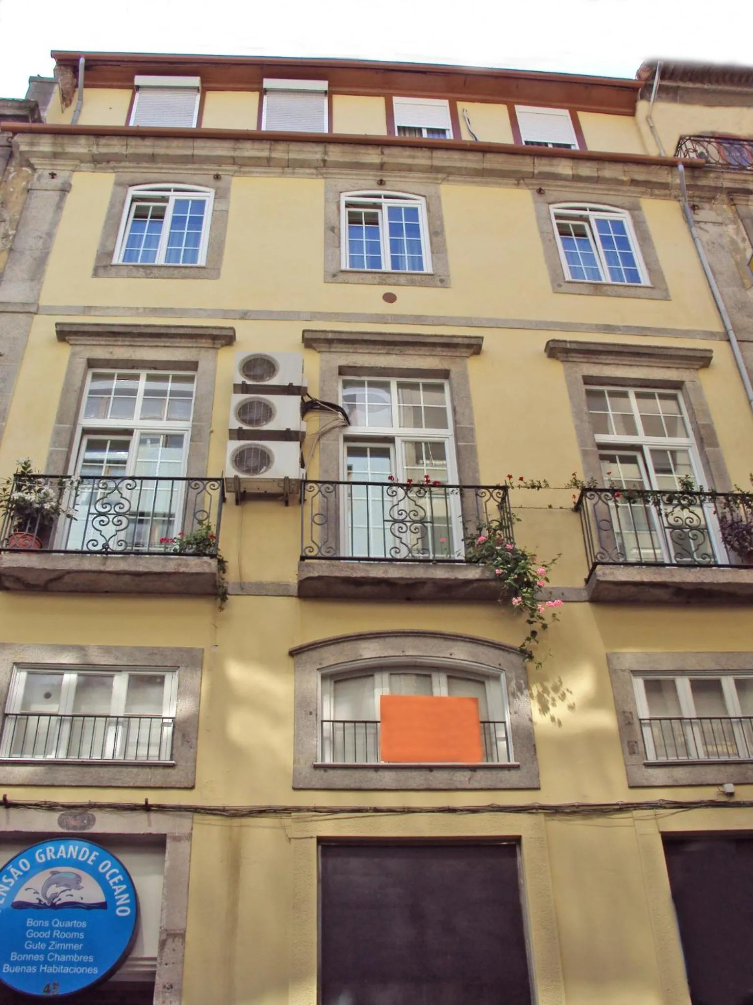 Facade/entrance in Grande Oceano Guest House
