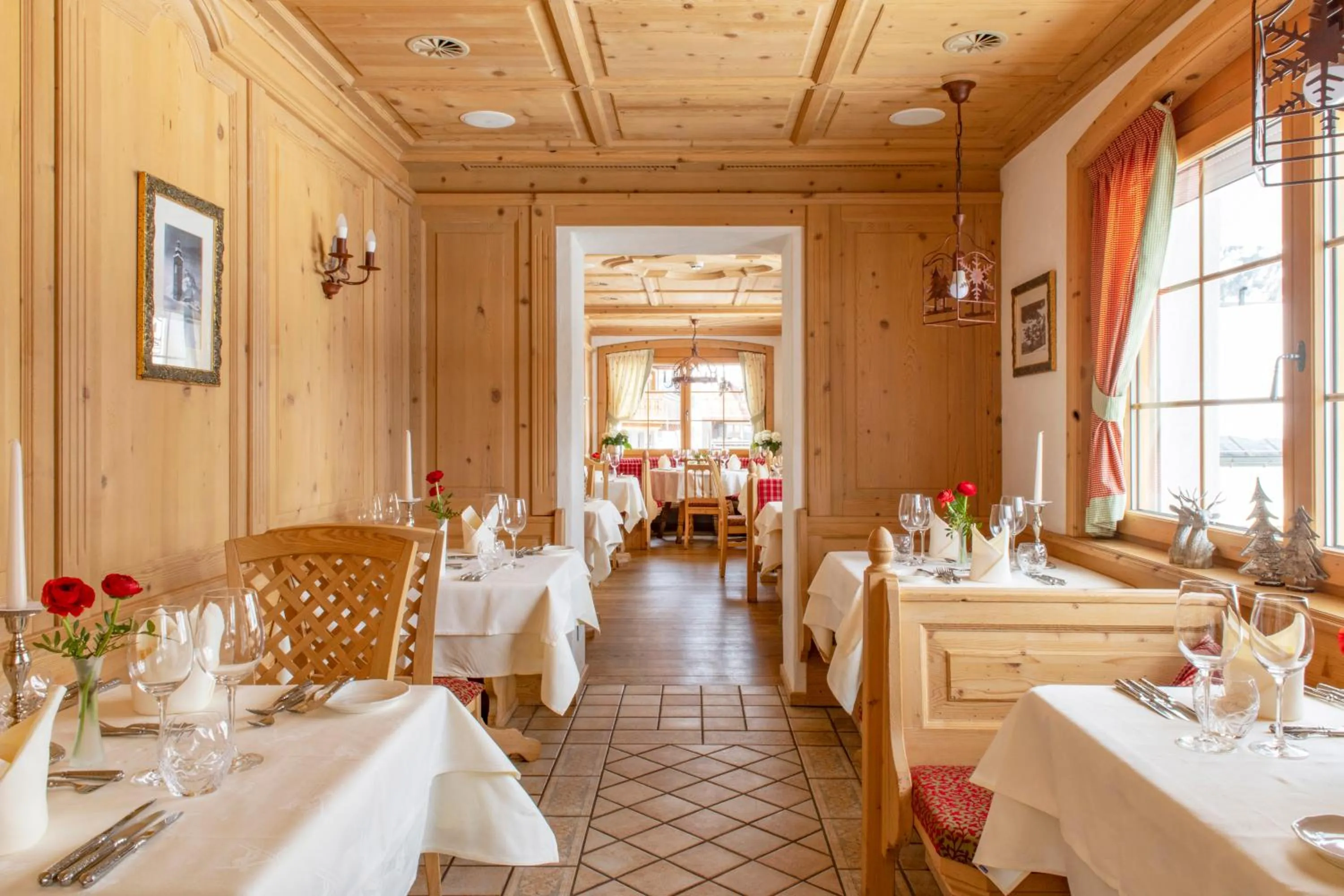 Restaurant/places to eat in Hotel Anemone