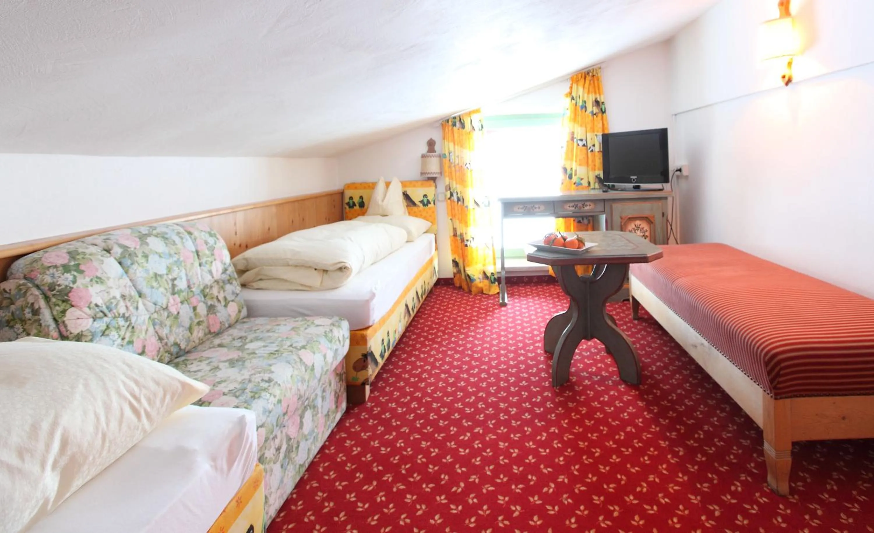 Photo of the whole room, Bed in Hotel Anemone