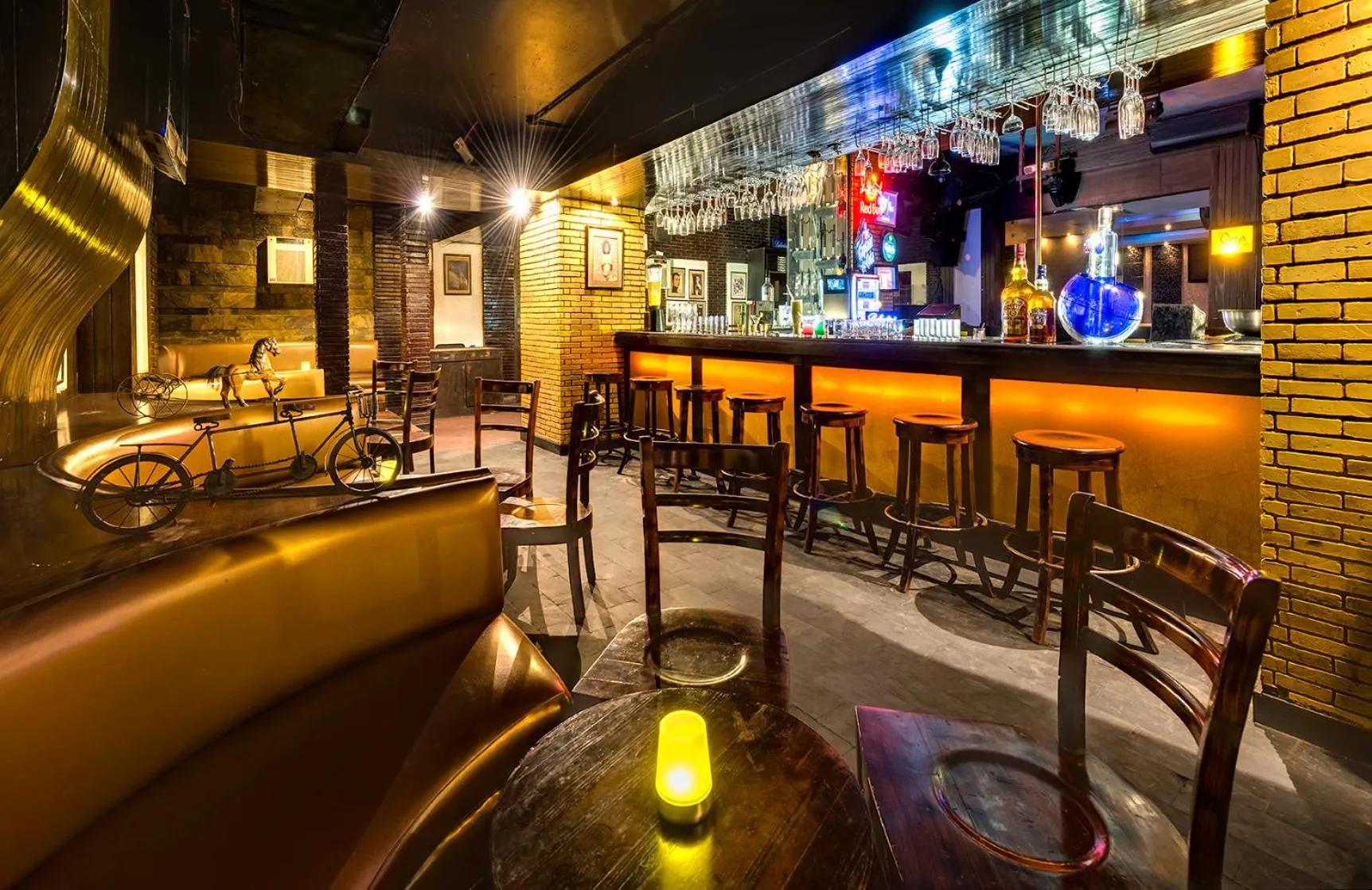 Lounge or bar in Hotel Hindusthan International, Kolkata