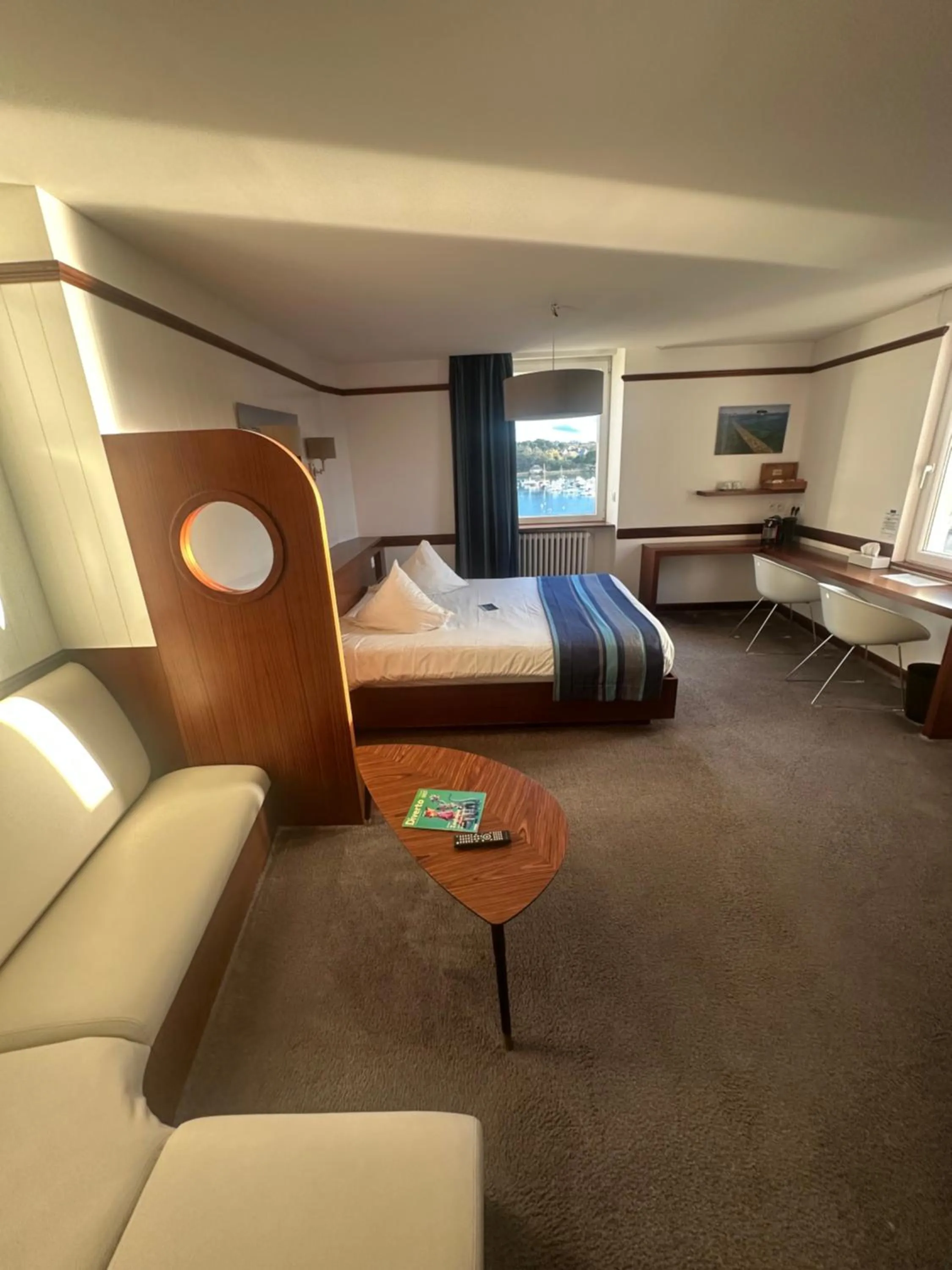 Bed in Hôtel des Rochers