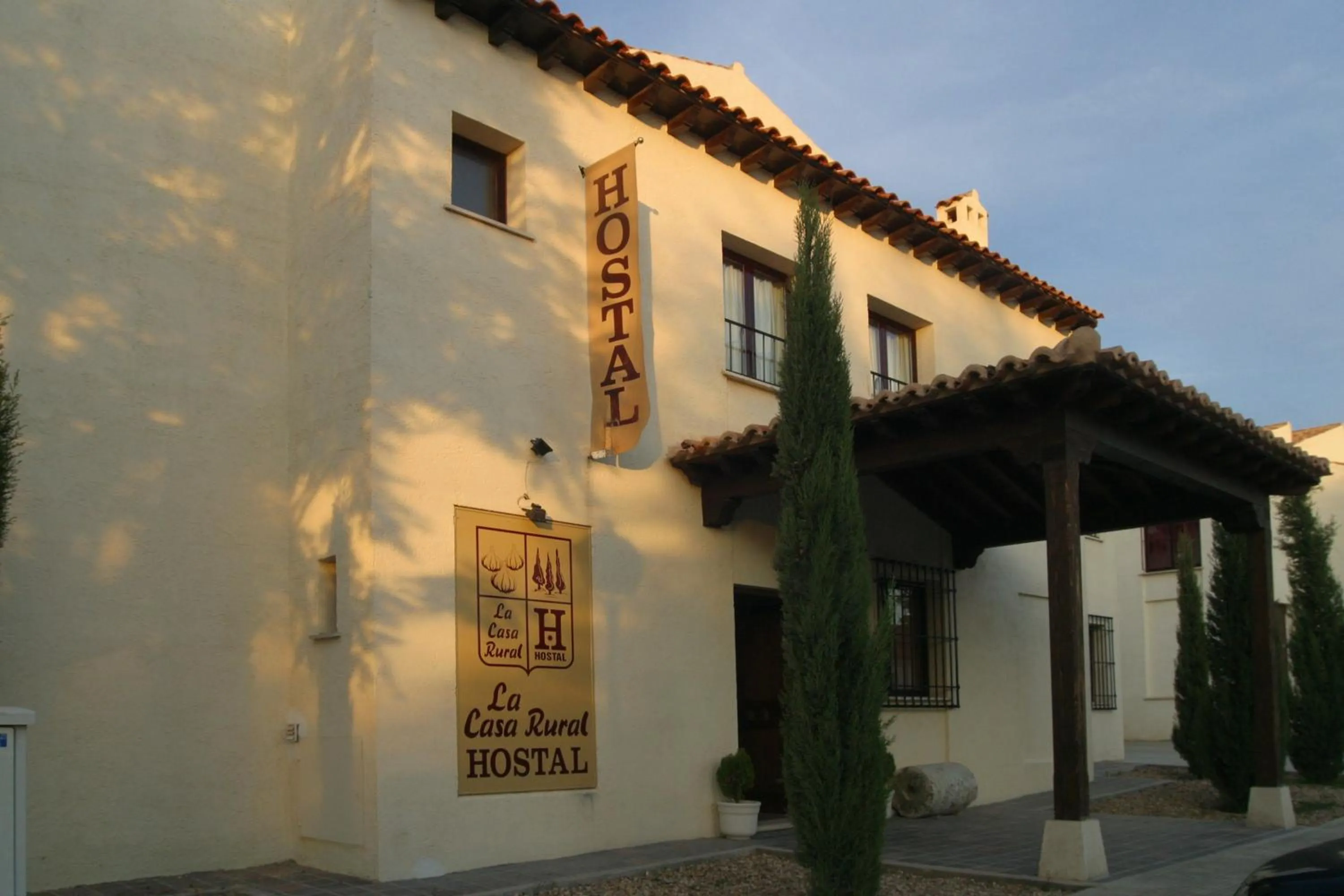 Facade/entrance in Hotel y apartamentos La Casa Rural