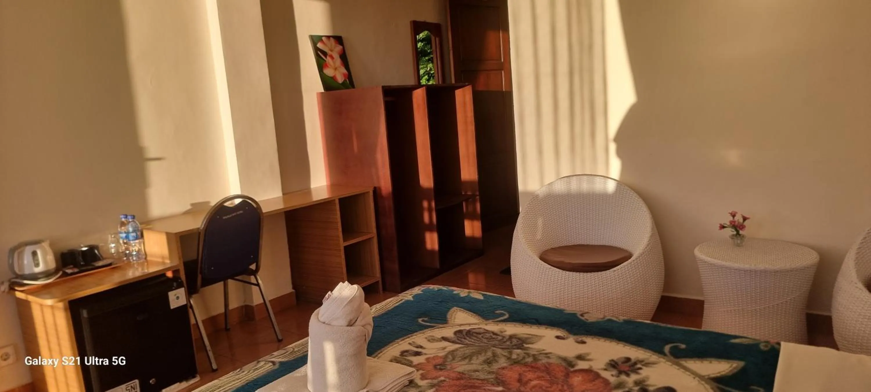 Bed in Bajawa-Roo Hotel