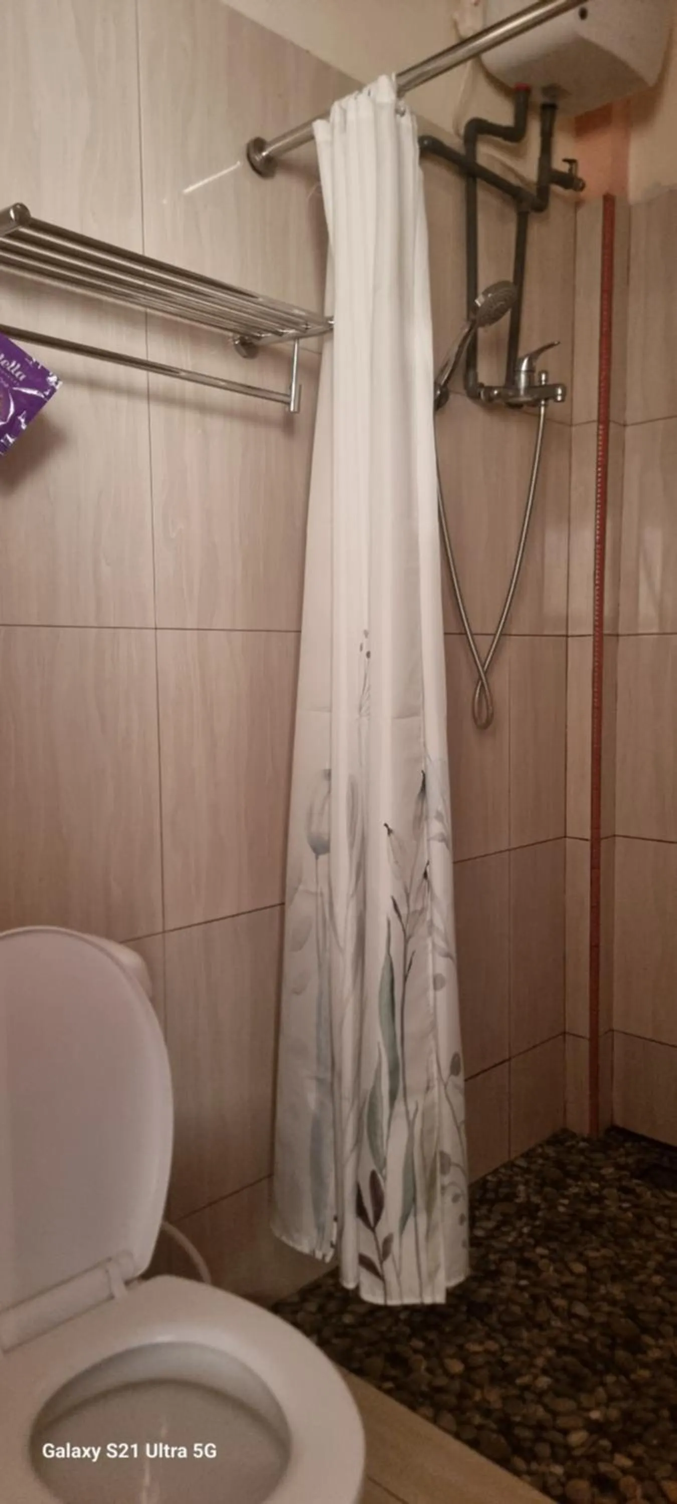 Shower in Bajawa-Roo Hotel