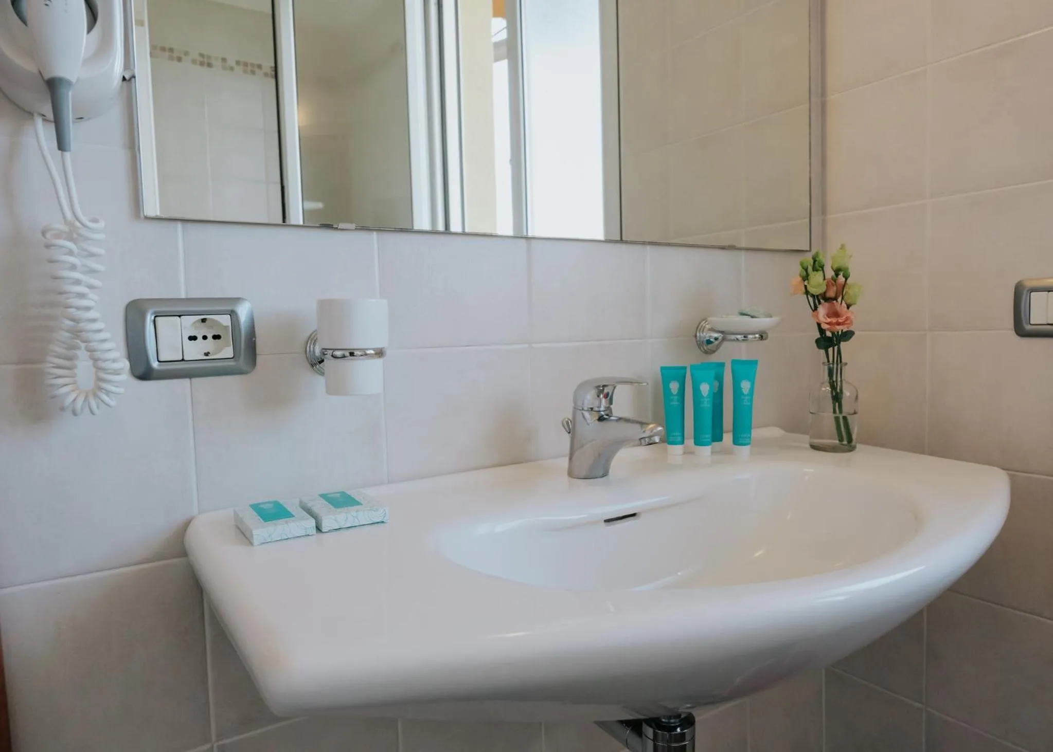 Bathroom in Hotel Flora