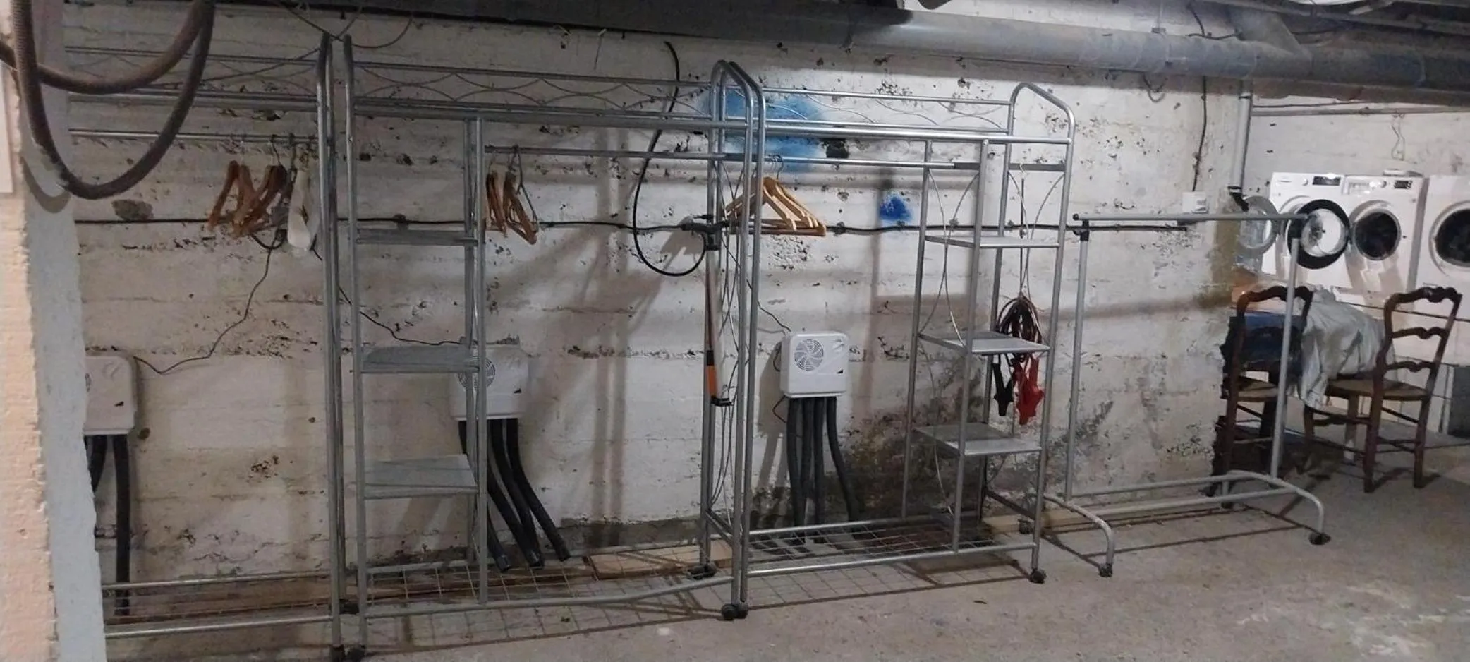 Parking in Hotel Du Lac