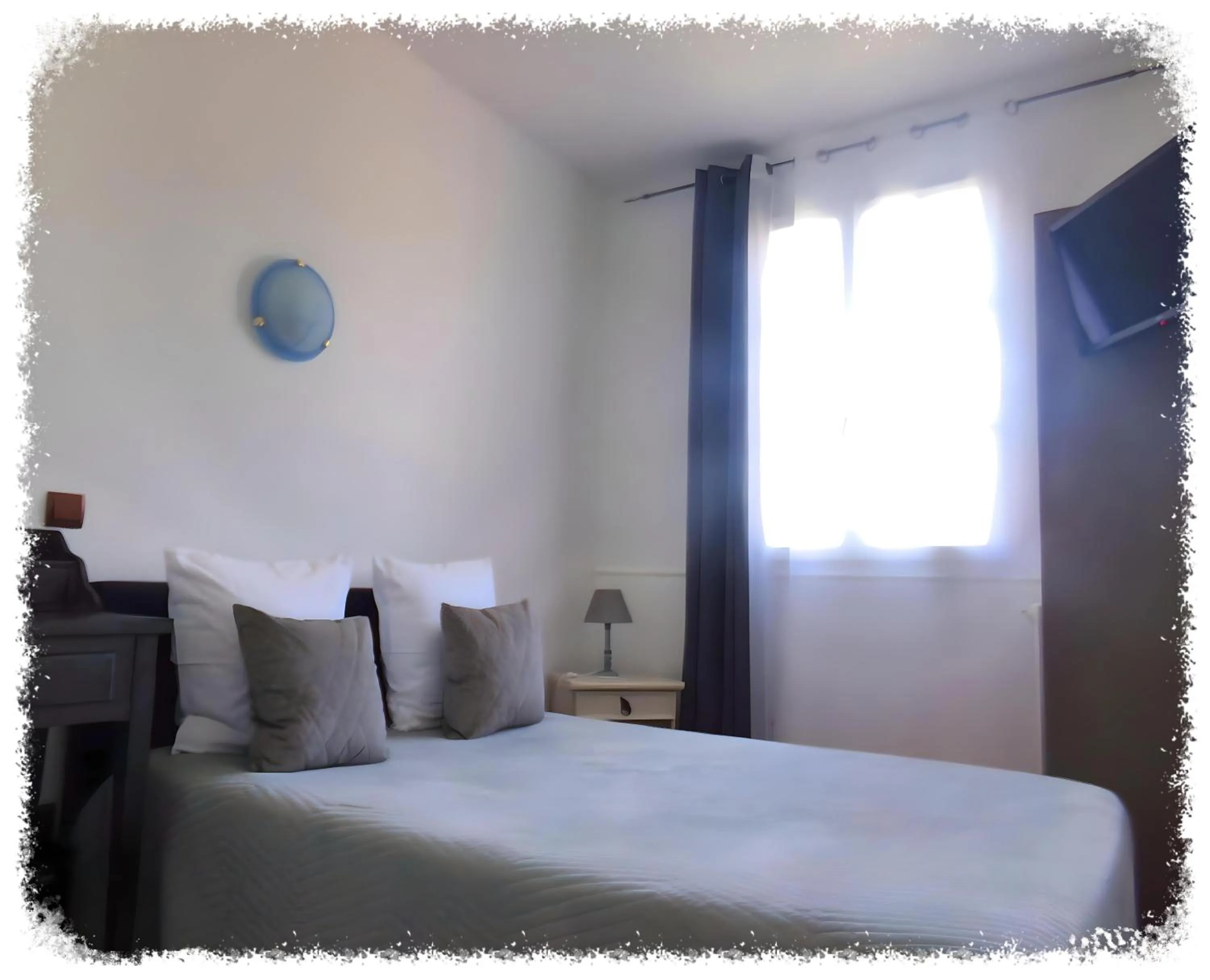 Bedroom, Bed in Hotel Du Lac