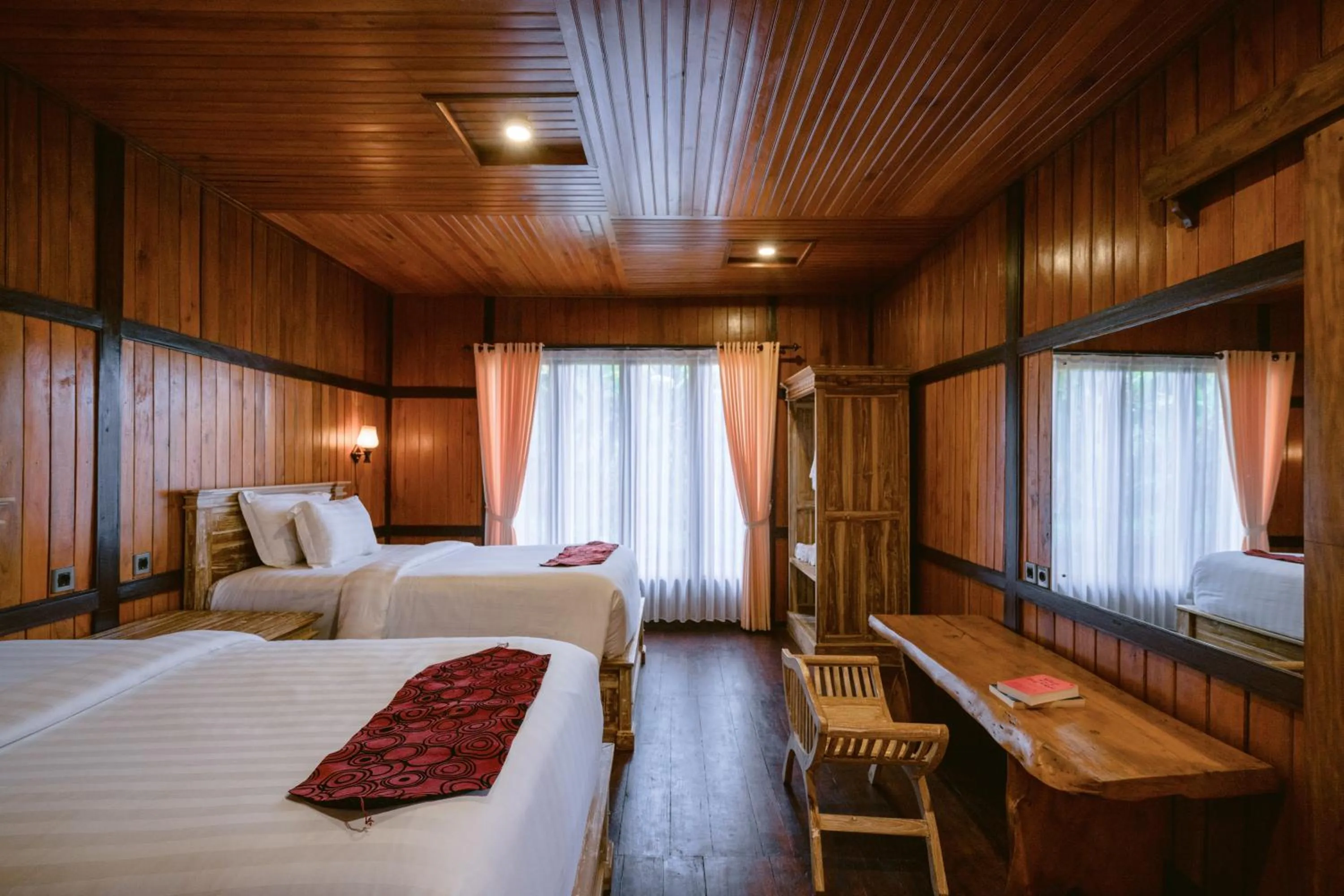 Bed in Munduk Menir Villas