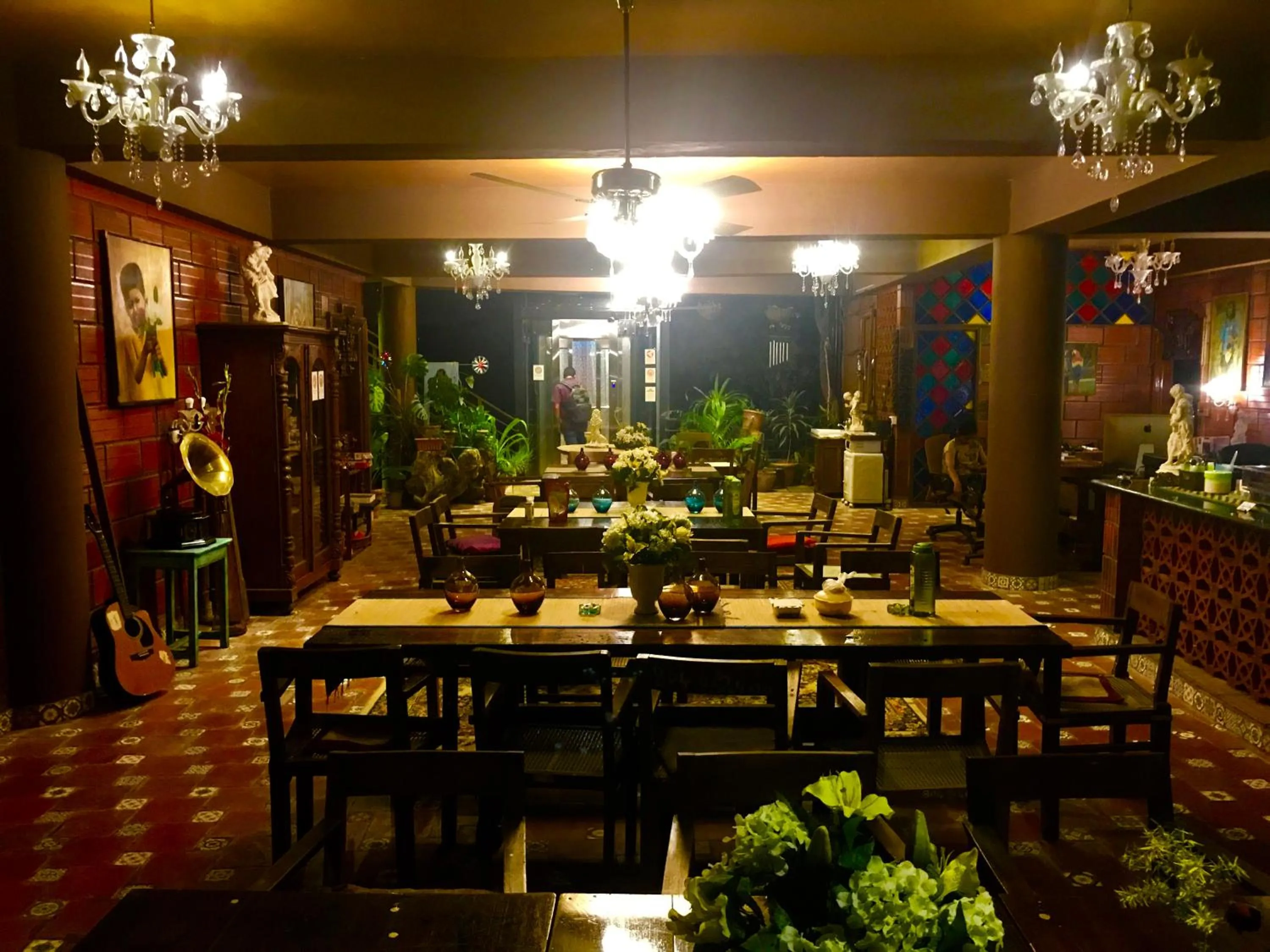 Restaurant/places to eat in Golden Lotus Bangalore Boutique Suites