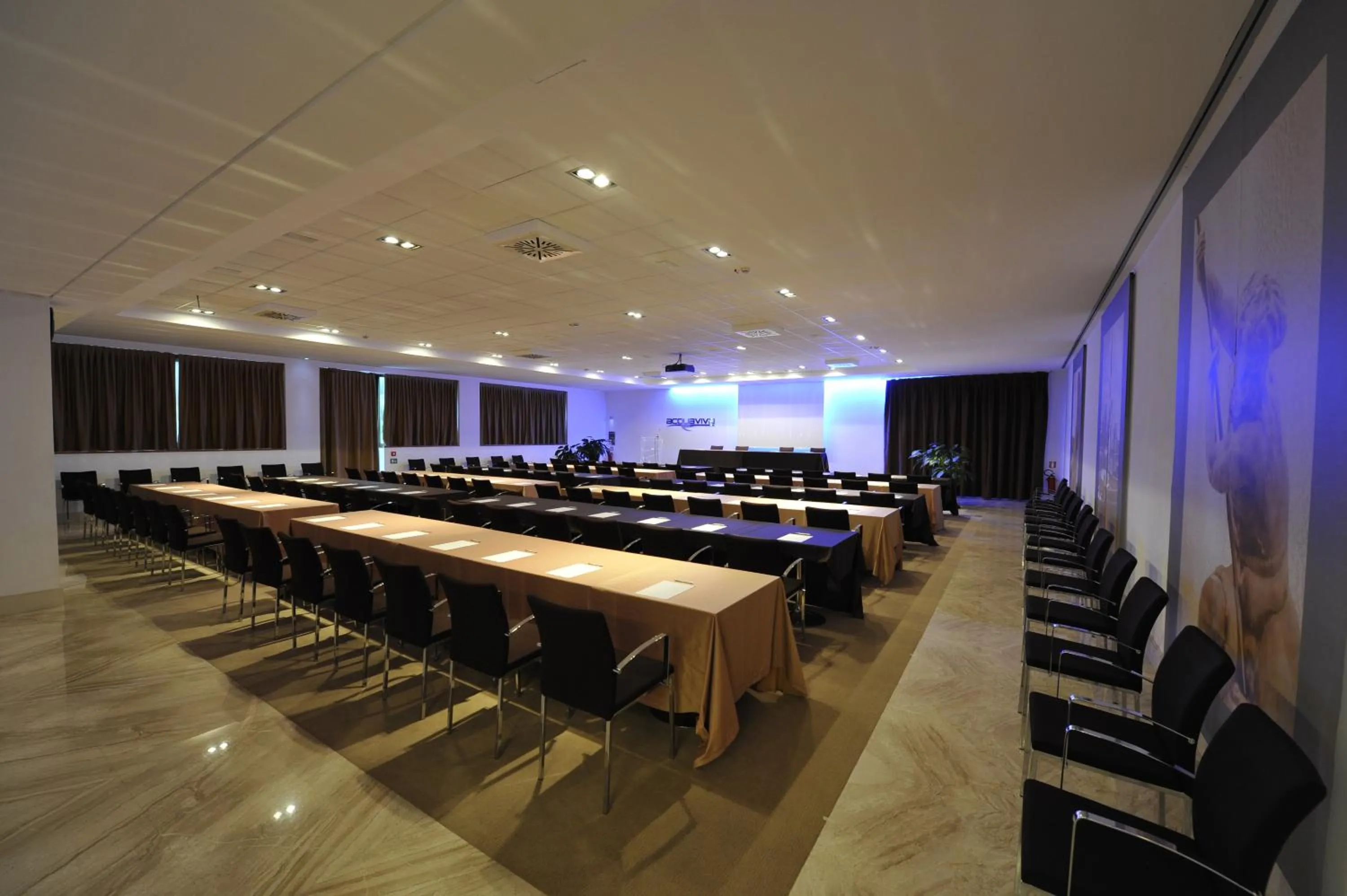 Business facilities in Hotel Acquaviva Del Garda