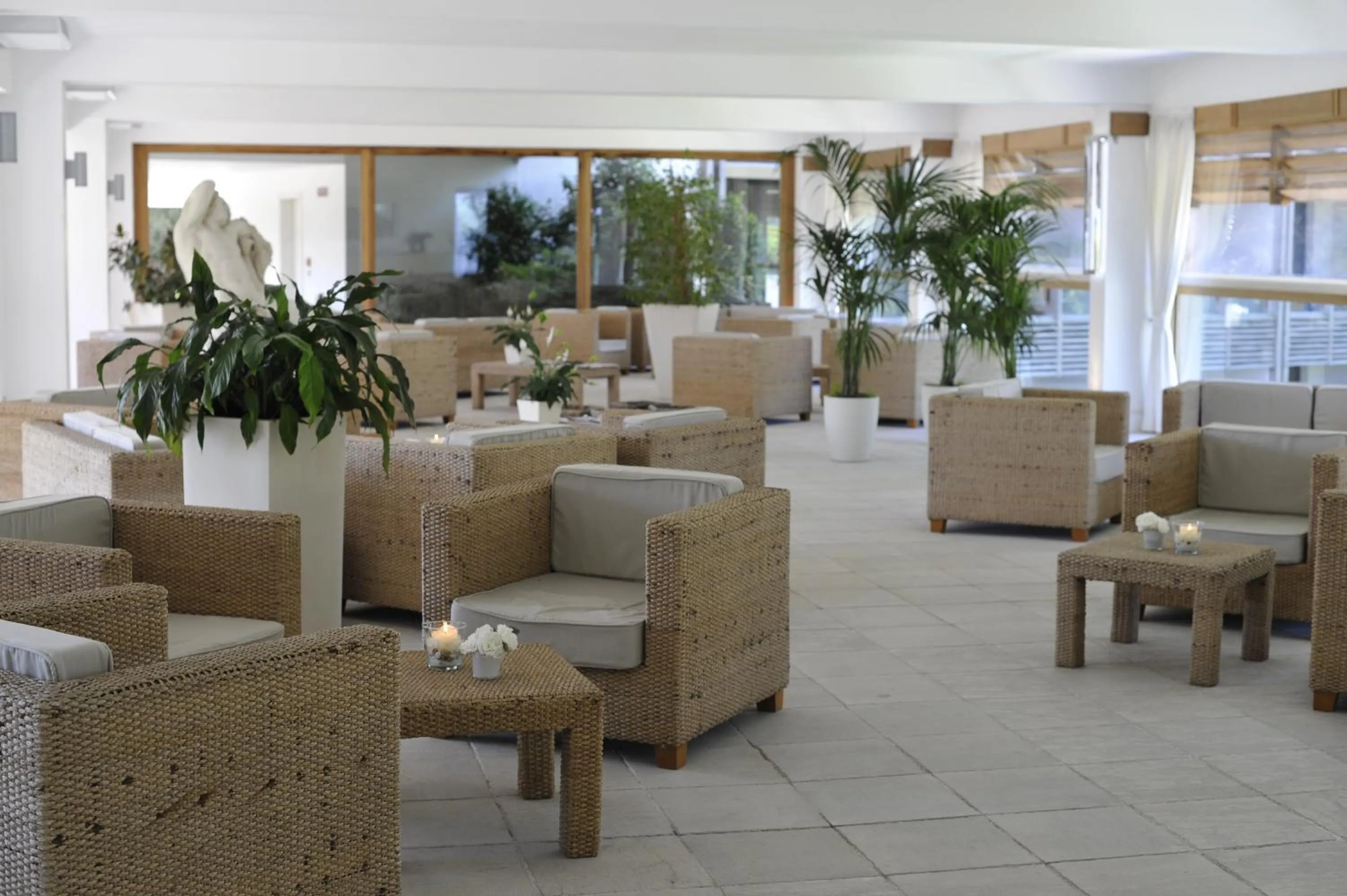 Lobby or reception in Hotel Acquaviva Del Garda