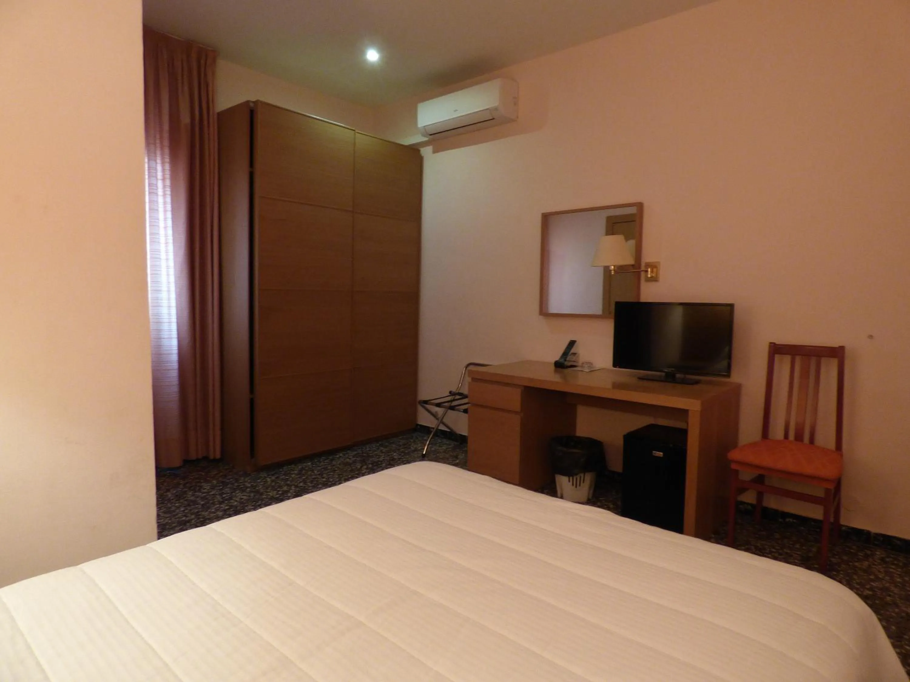 Photo of the whole room, Bed in Cuatro Naciones