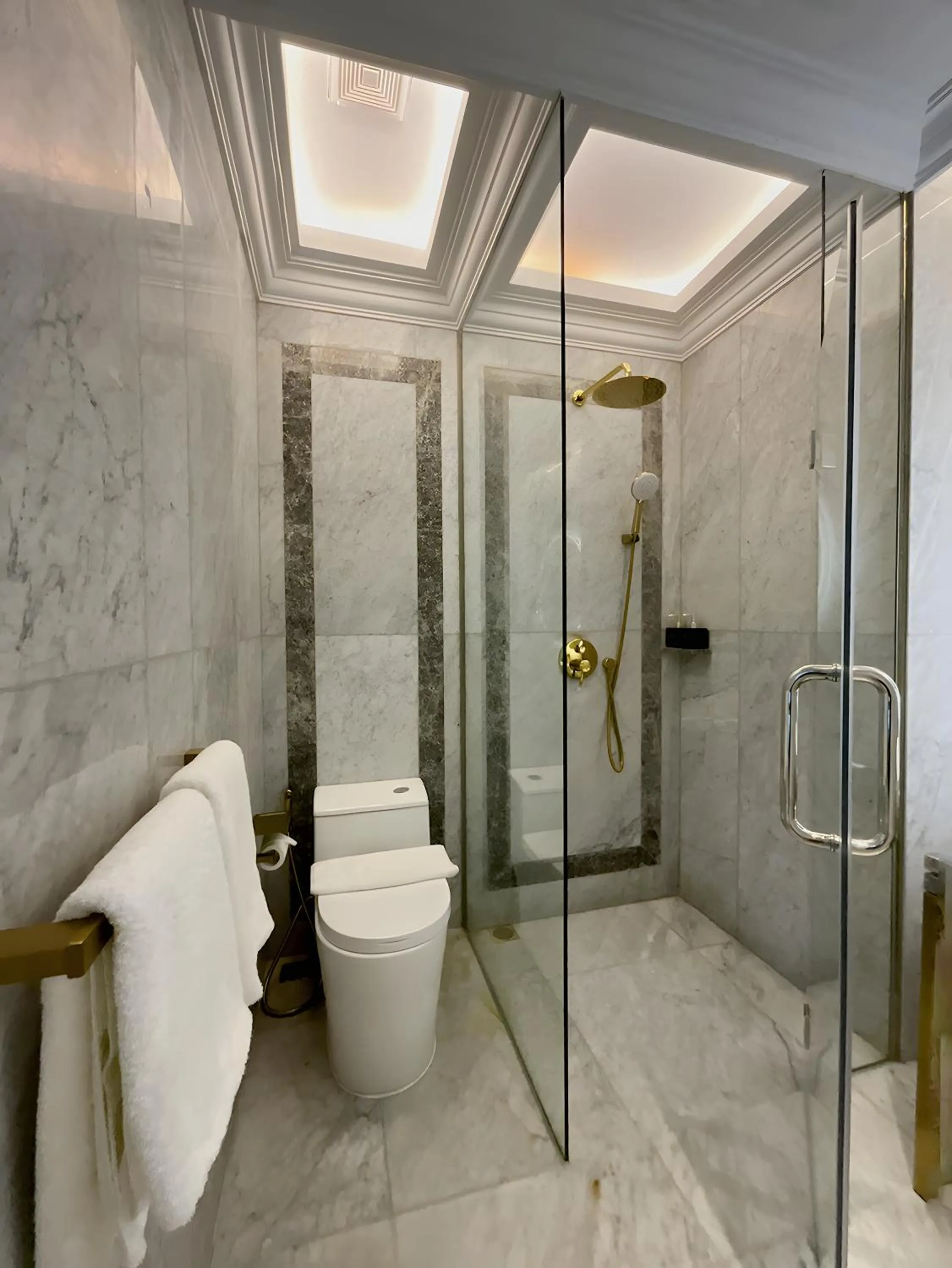 Toilet in Grand Eska Hotel & Suites Batam