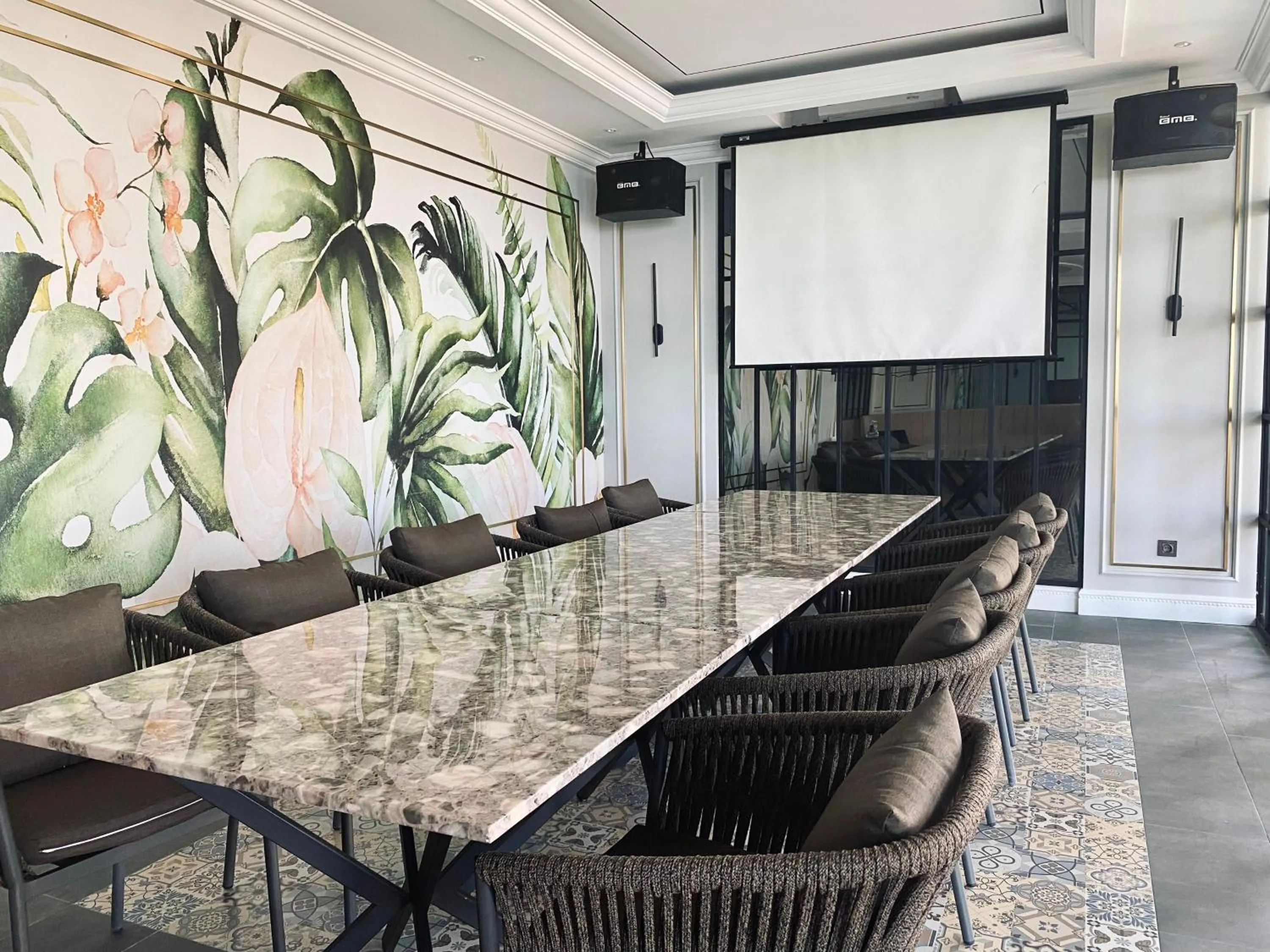 Meeting/conference room in Grand Eska Hotel & Suites Batam