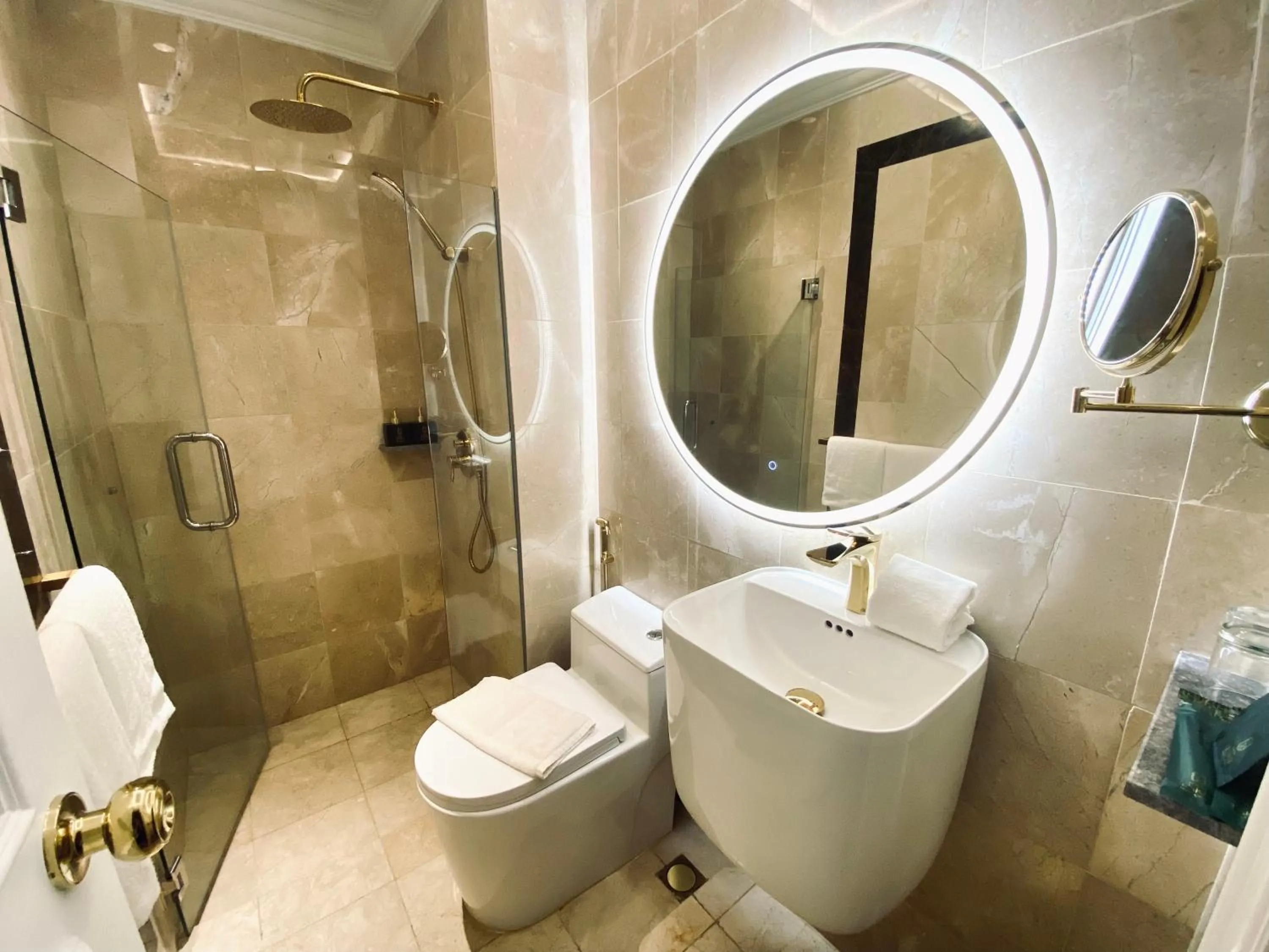 Bathroom in Grand Eska Hotel & Suites Batam