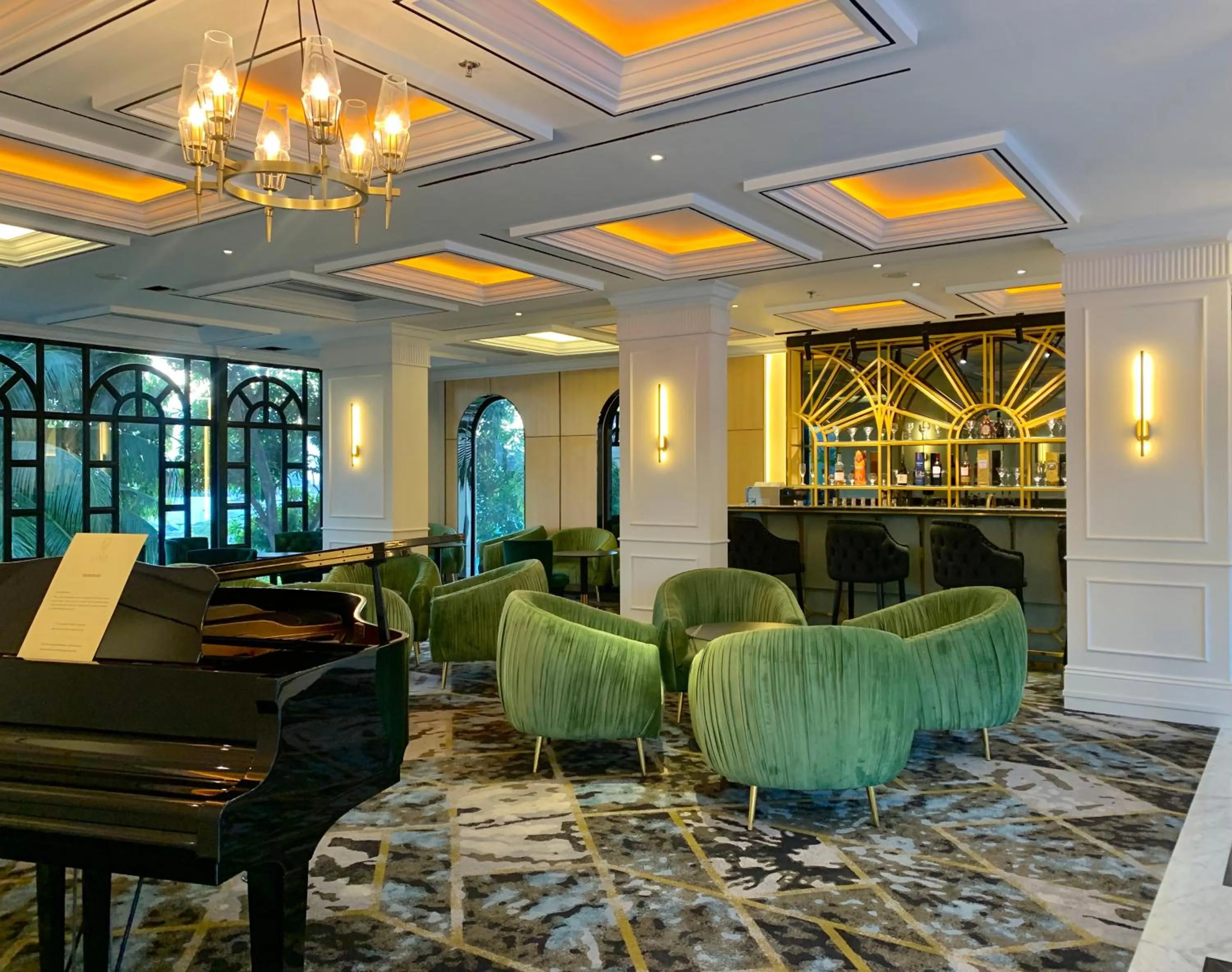 Lounge or bar in Grand Eska Hotel & Suites Batam