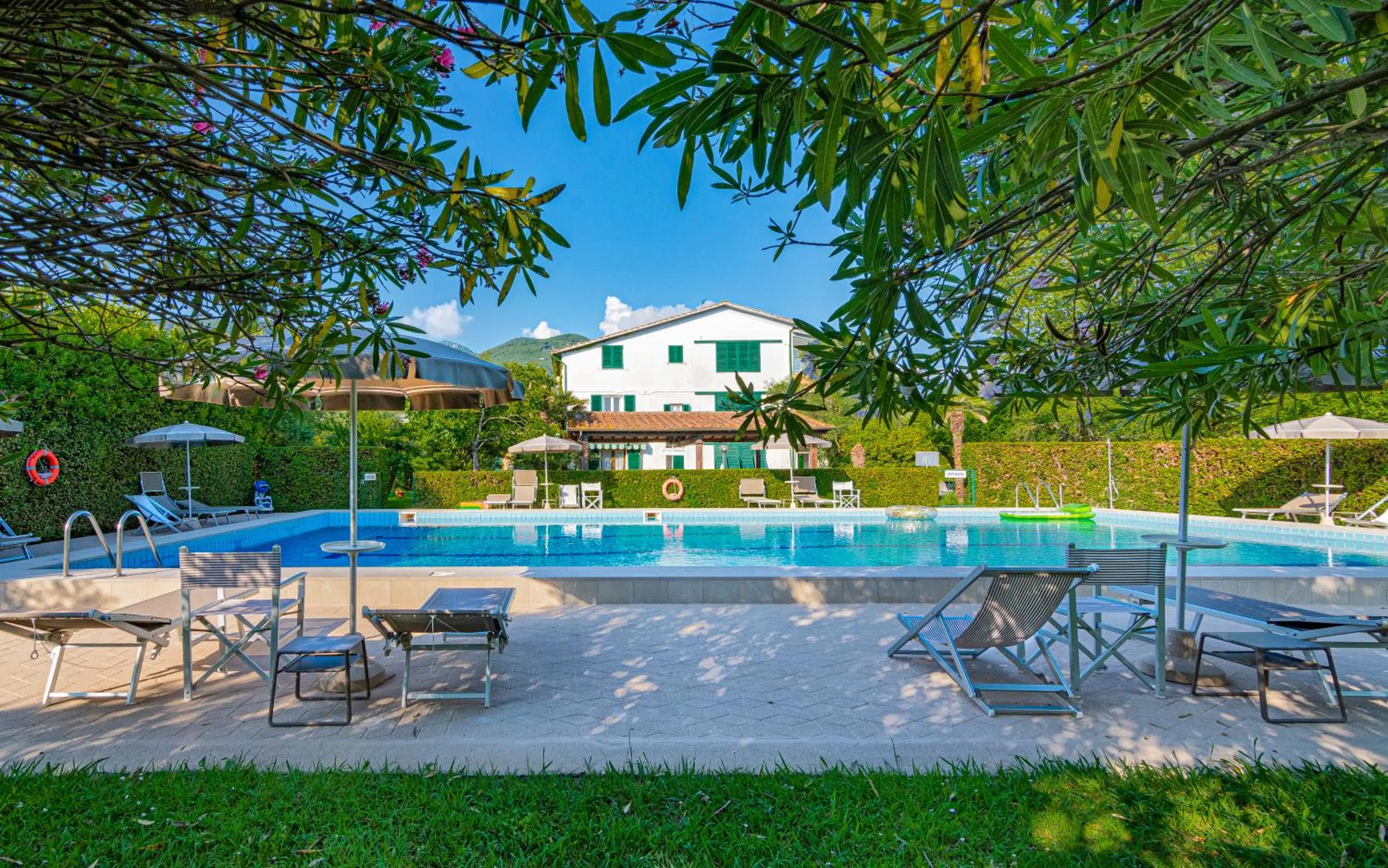 Swimming pool in B&B Da Pio