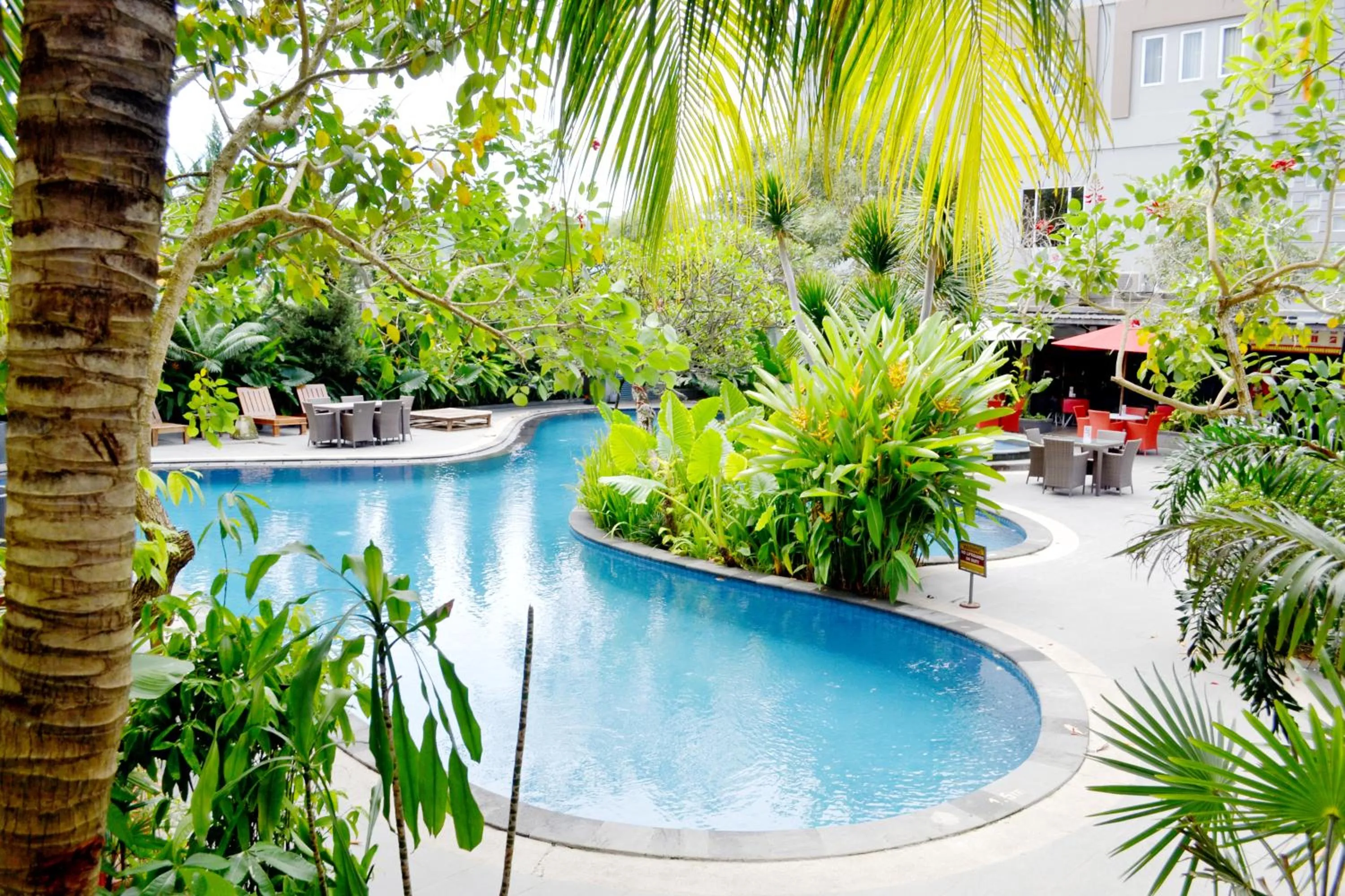 Swimming pool in Swiss-Belhotel Kendari