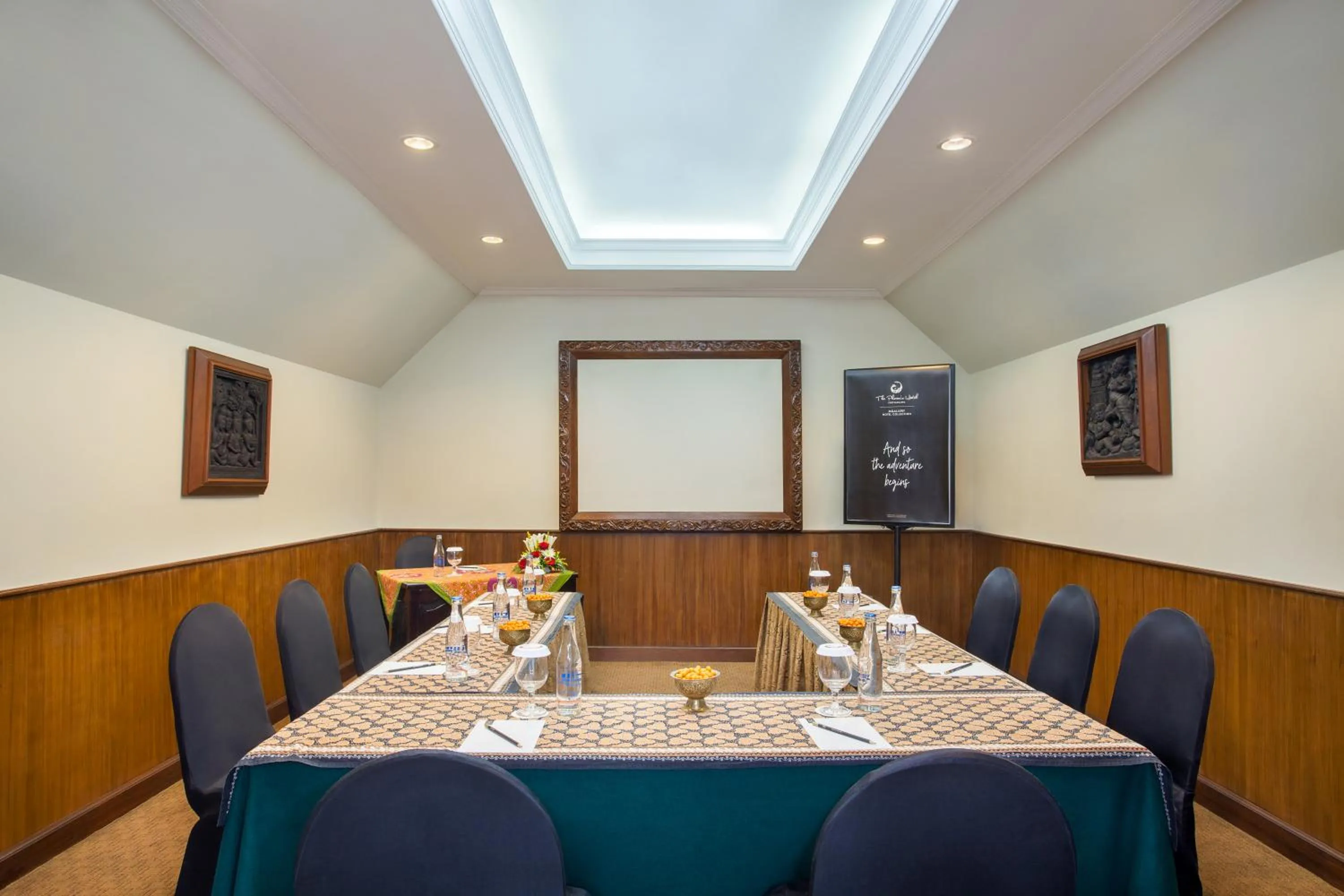 Meeting/conference room in The Phoenix Hotel Yogyakarta - Handwritten Collection