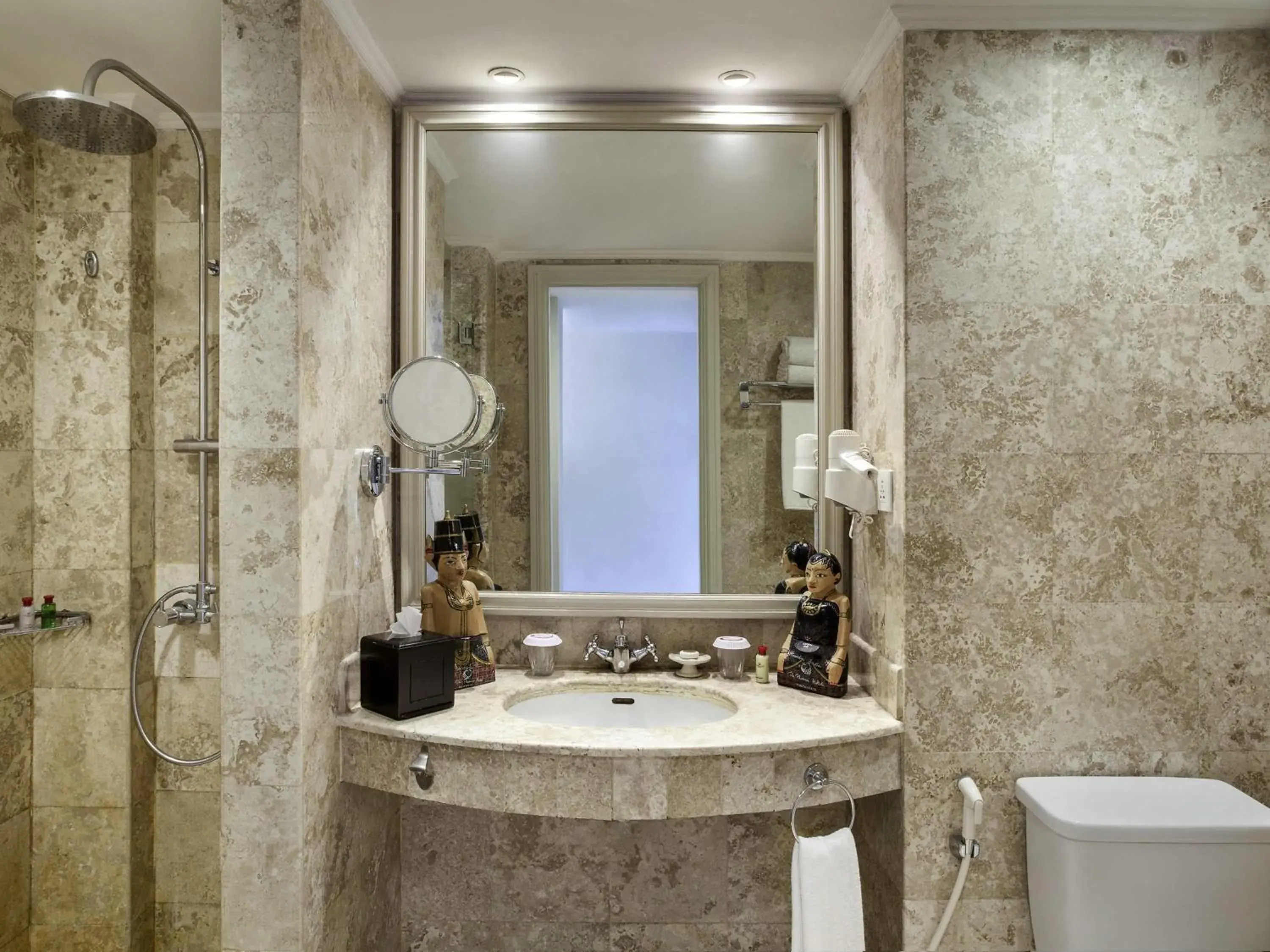 Phenix Executive King Room in The Phoenix Hotel Yogyakarta - Handwritten Collection Phenix Executive King Room in The Phoenix Hotel Yogyakarta - Handwritten Collection