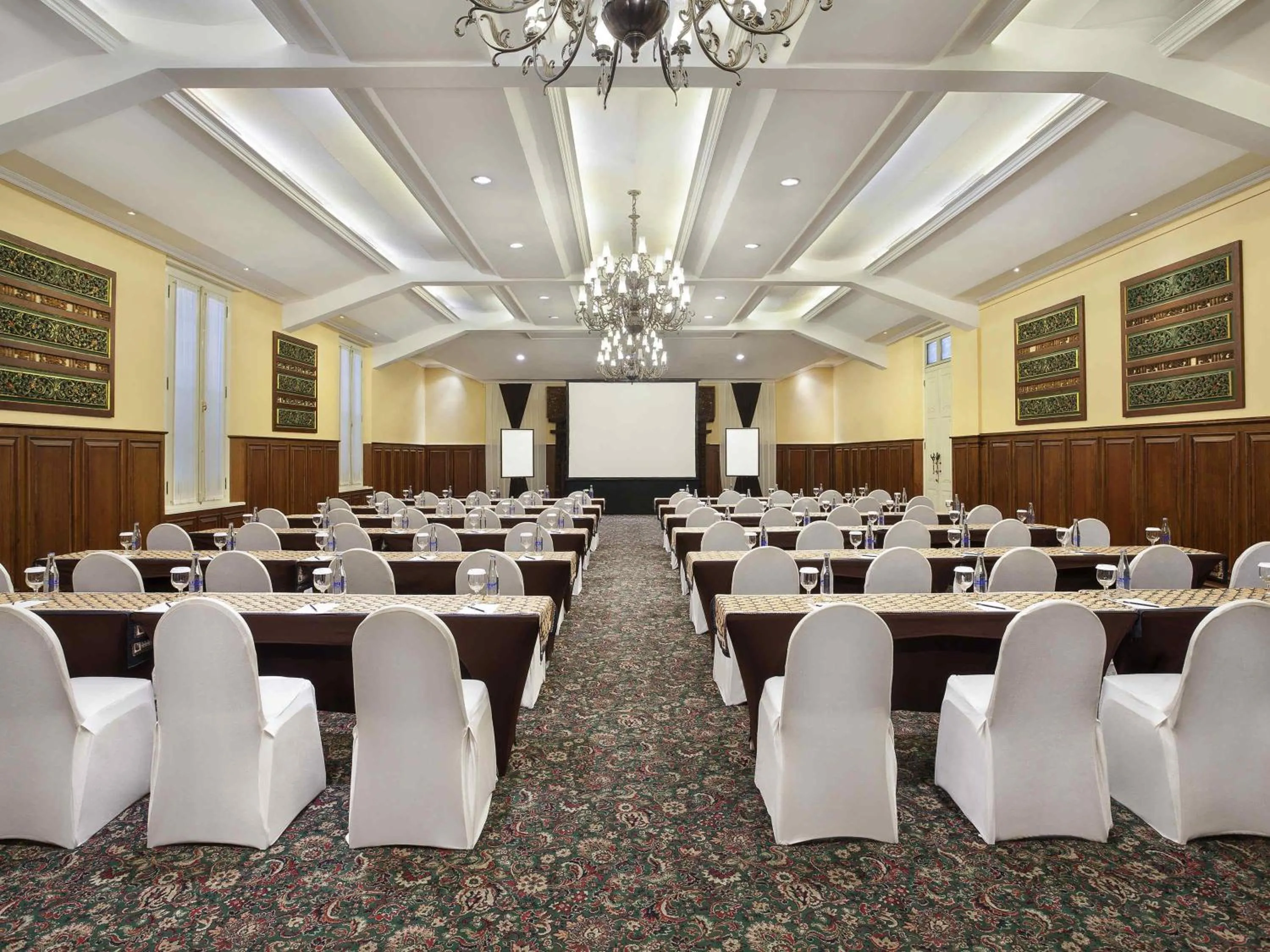 Meeting/conference room in The Phoenix Hotel Yogyakarta - Handwritten Collection