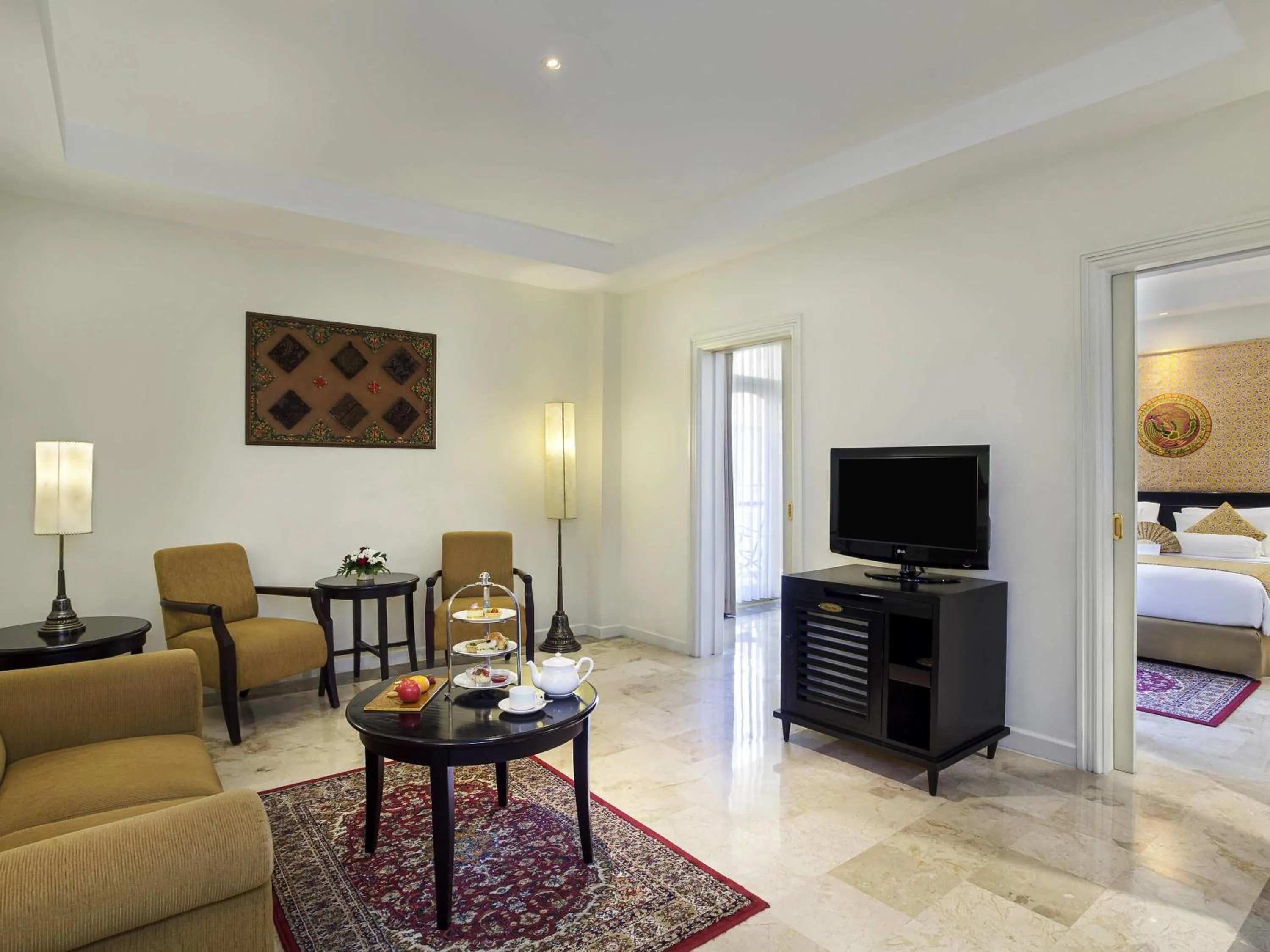 Photo of the whole room, Bed in The Phoenix Hotel Yogyakarta - Handwritten Collection