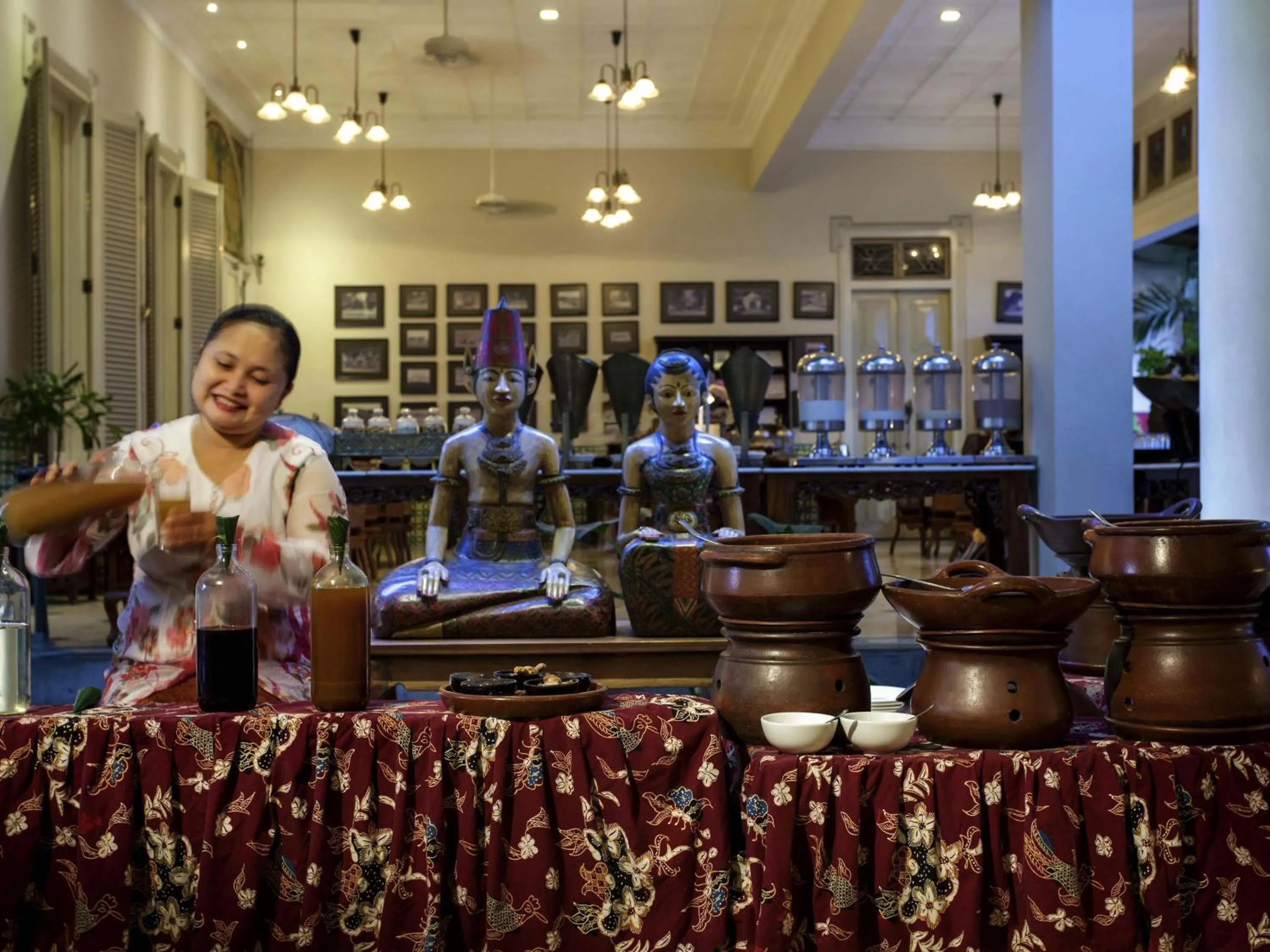 Restaurant/places to eat in The Phoenix Hotel Yogyakarta - Handwritten Collection