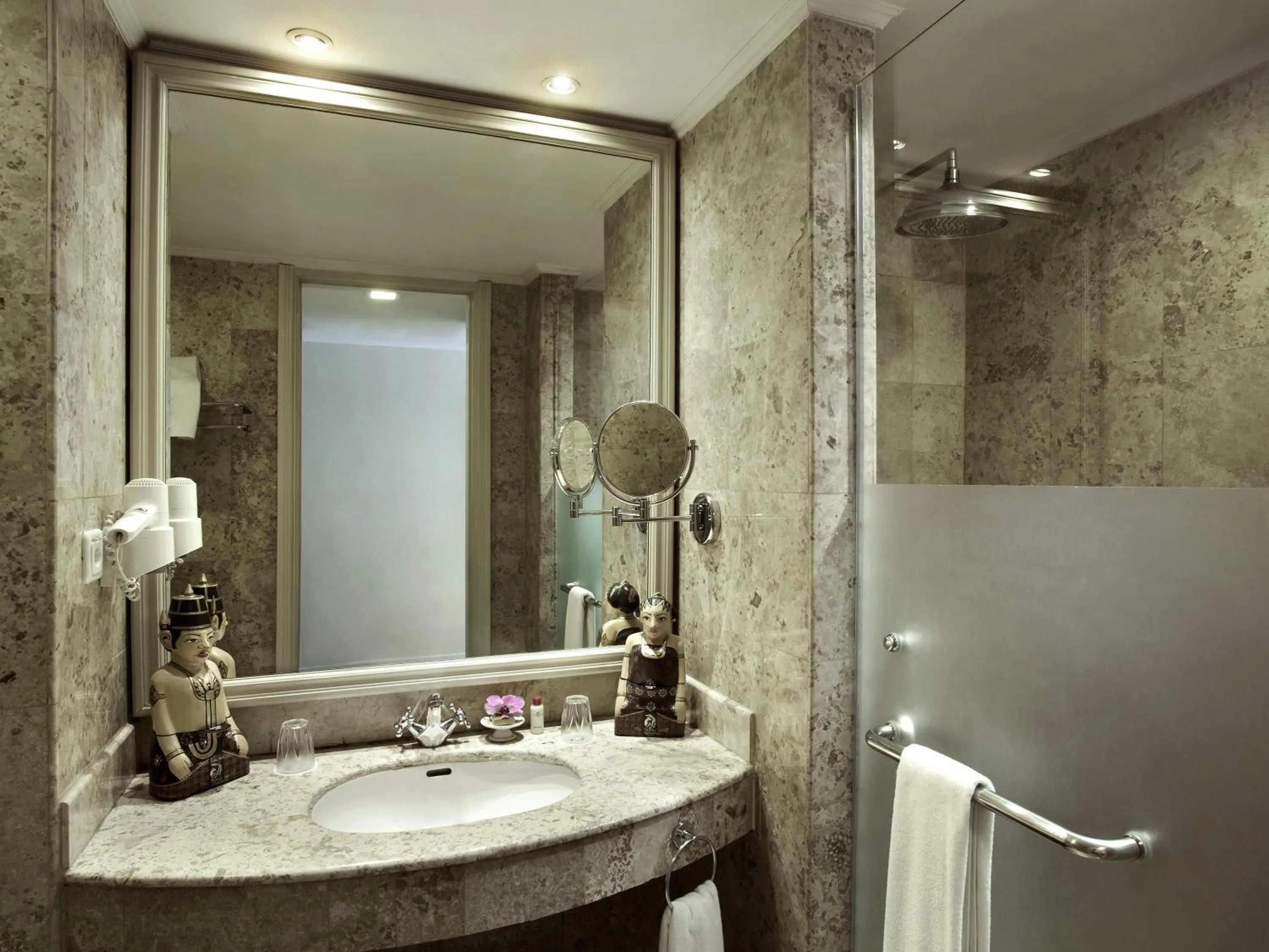 Bedroom in The Phoenix Hotel Yogyakarta - Handwritten Collection