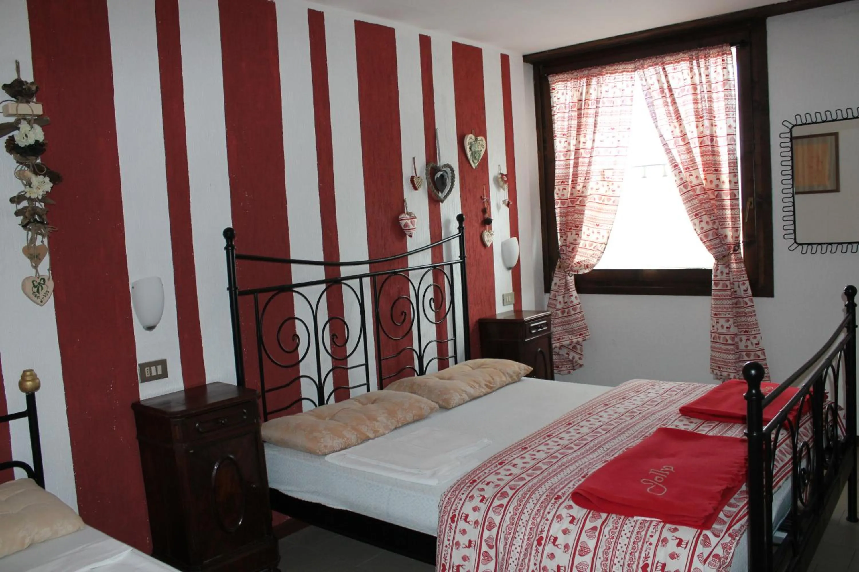 Bedroom, Bed in Jolly Residence