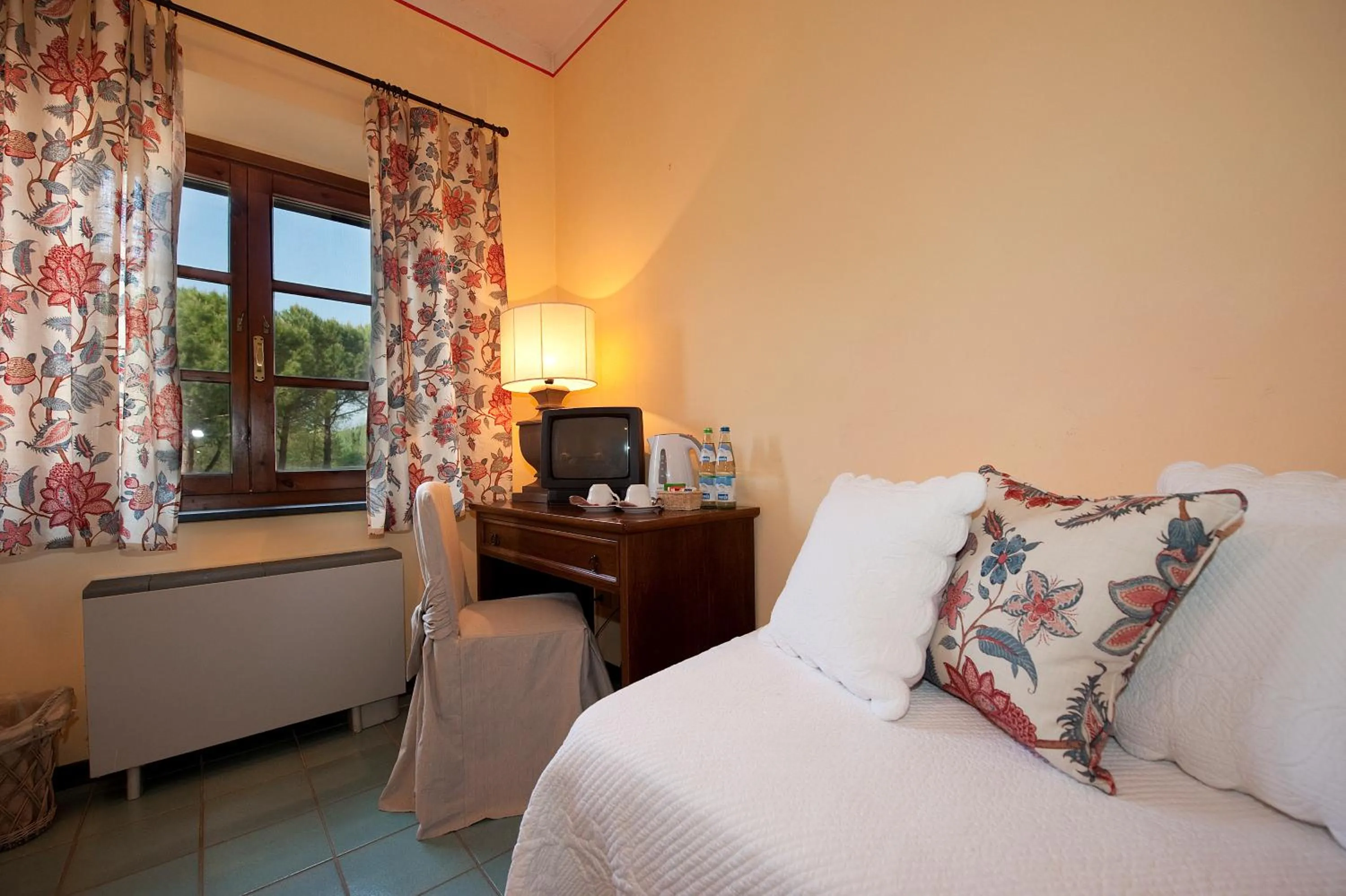 TV and multimedia, Bed in Hotel Molino D'Era