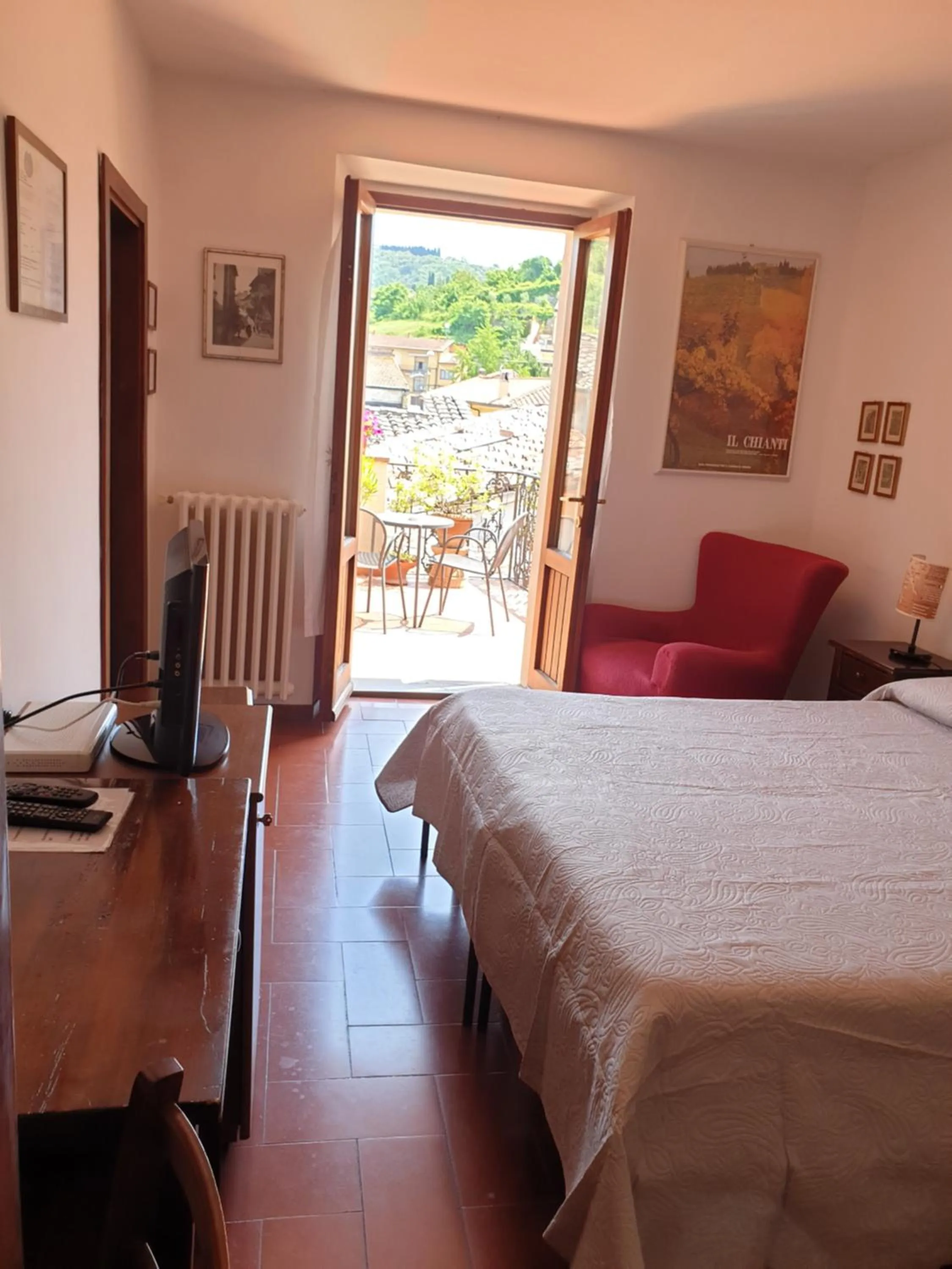 Bed in Albergo Giovanni Da Verrazzano