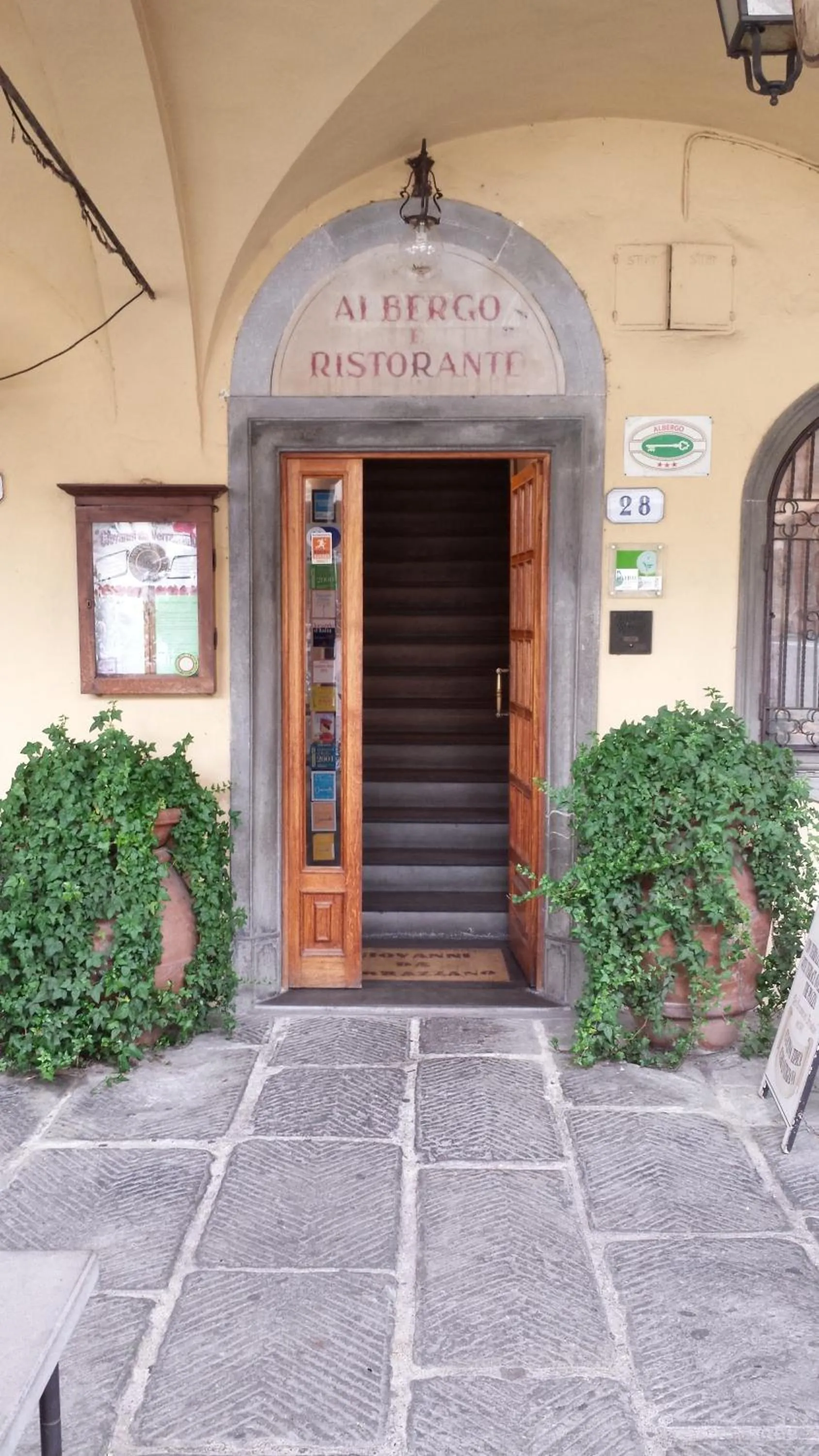 Facade/entrance in Albergo Giovanni Da Verrazzano