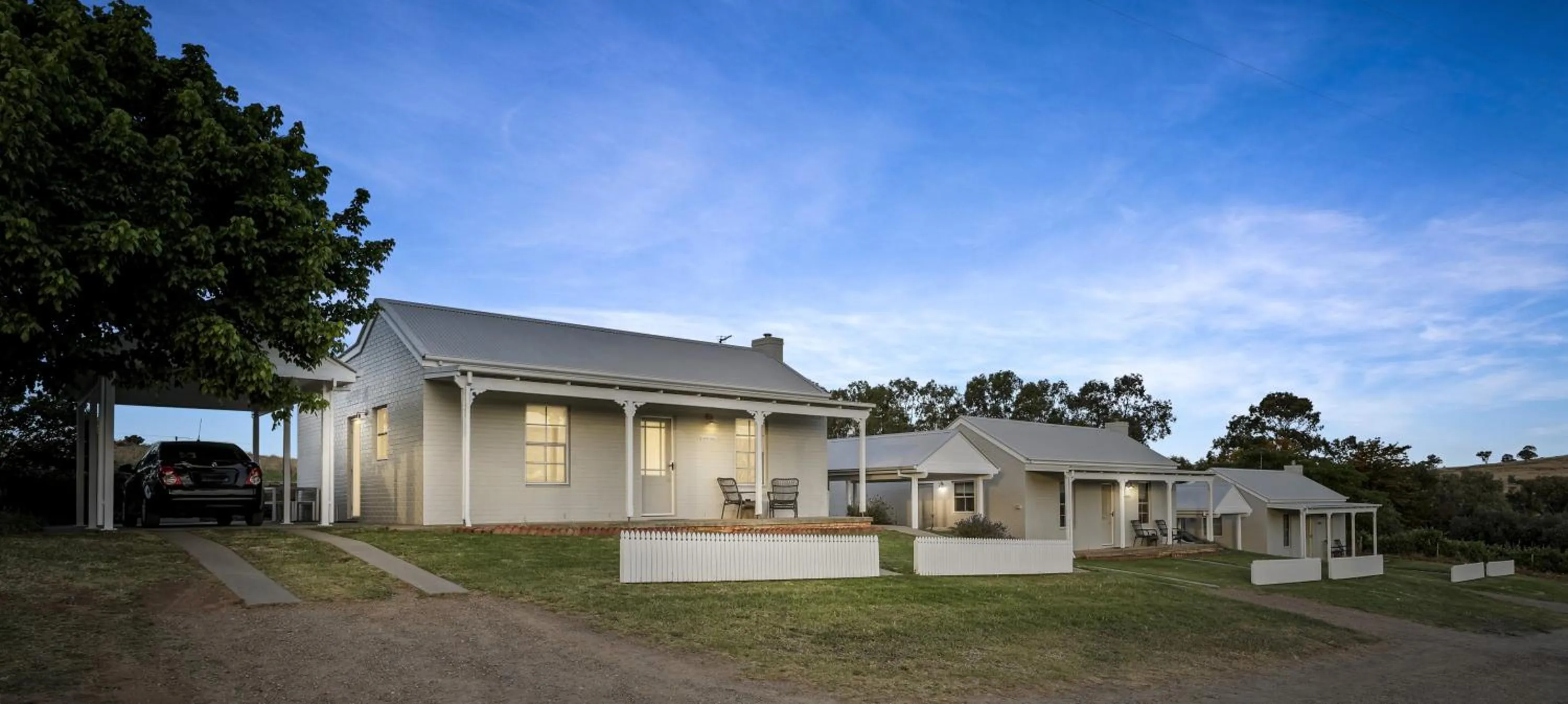 Property building in Wagga Wagga Country Cottages