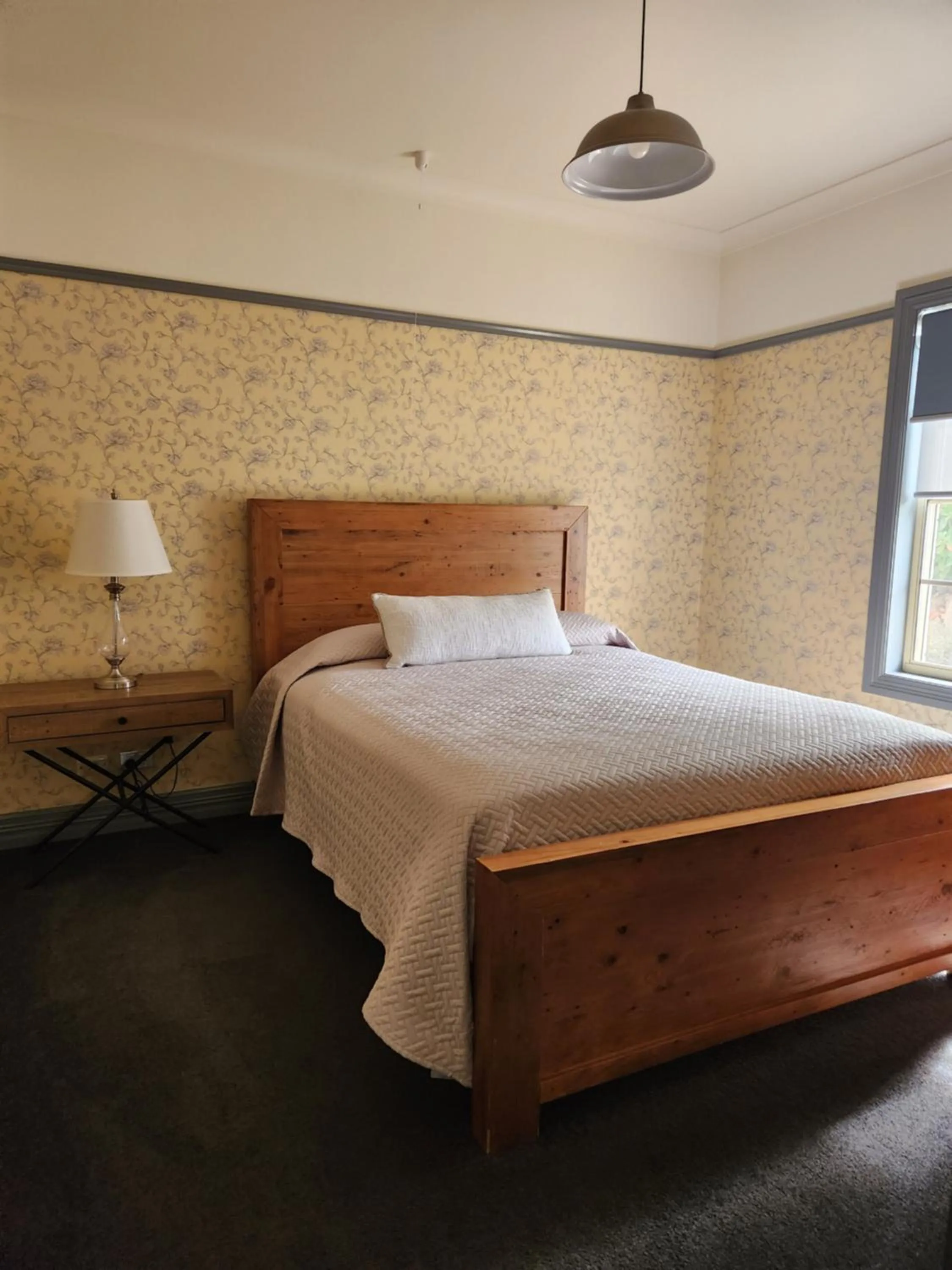 Bed in Wagga Wagga Country Cottages