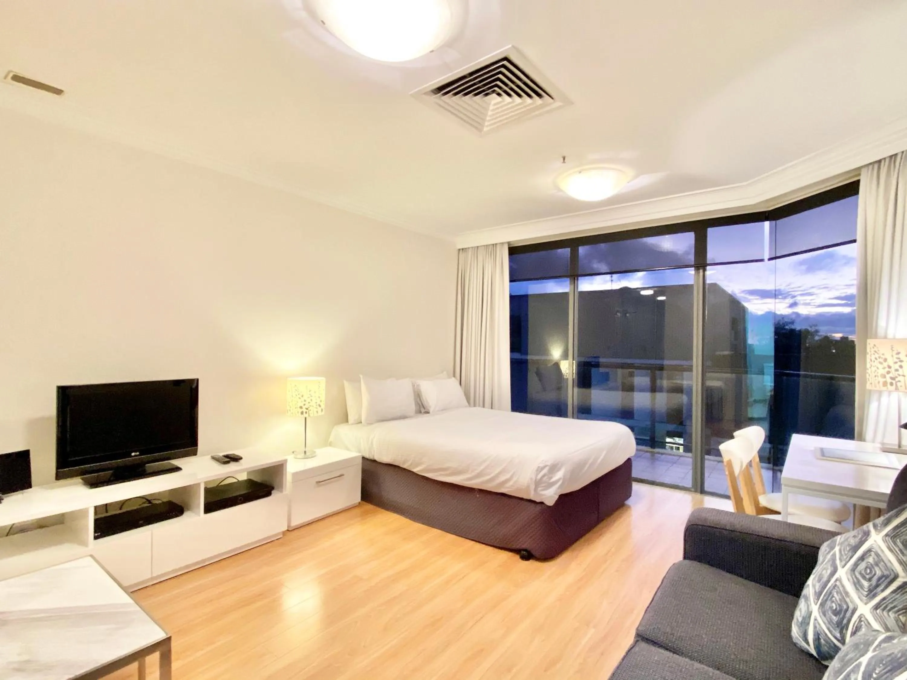 Bed in Milson Serviced Apartments