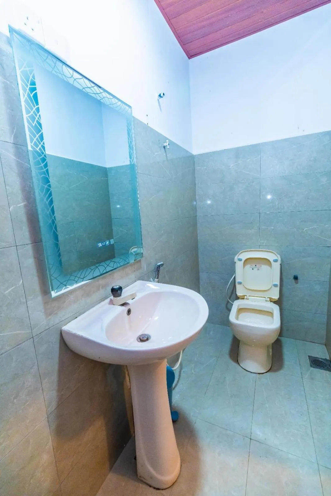 Toilet in Cinnamon Airport Residencies