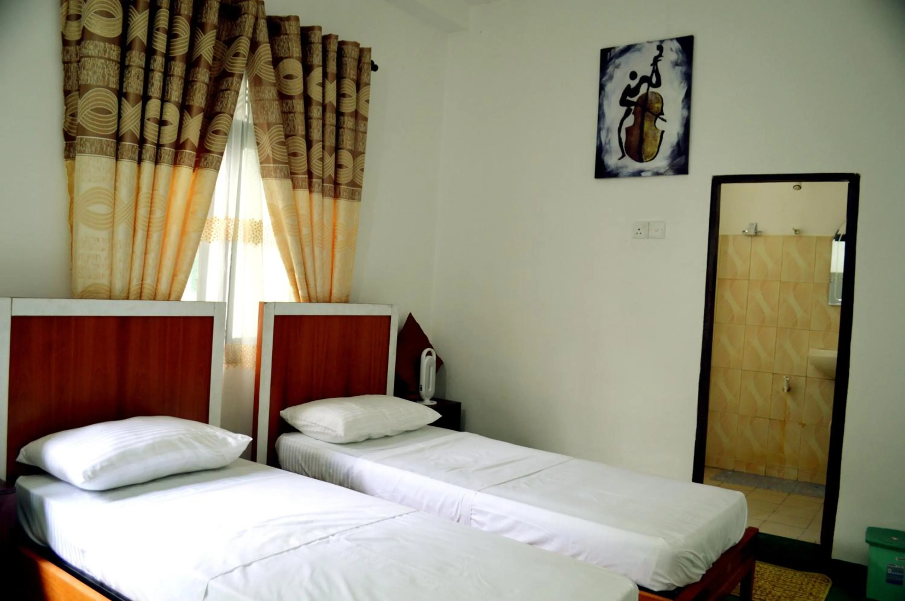 Photo of the whole room, Bed in Cinnamon Airport Residencies